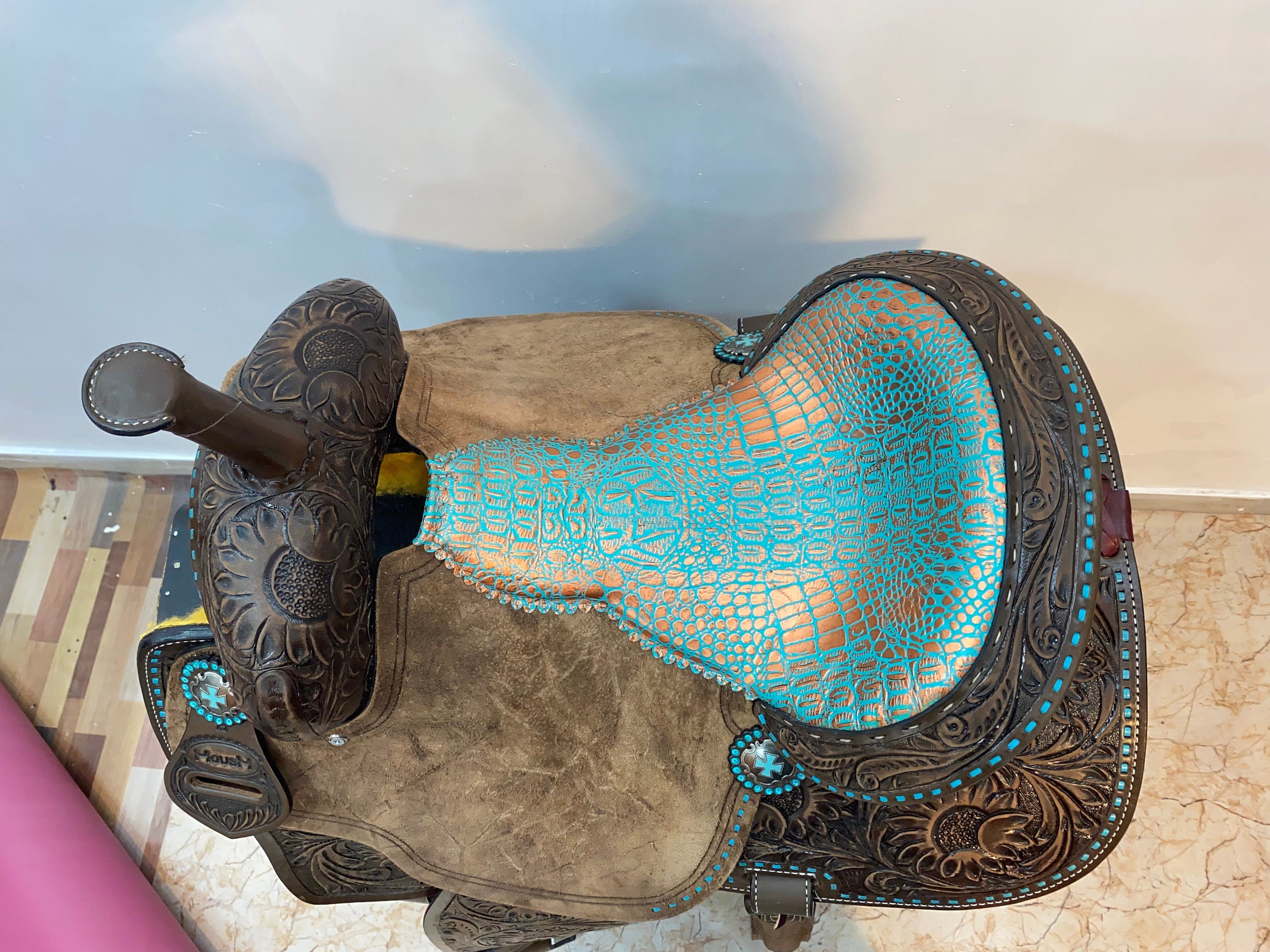 MOUSM Western Saddle for Horse - Handcrafted with Sunflower Tooling and Turquoise Stitching Built on a Rawhide Covered Fiber Tree and Fancy Concho, Seat Size: 13"-17" Inches
