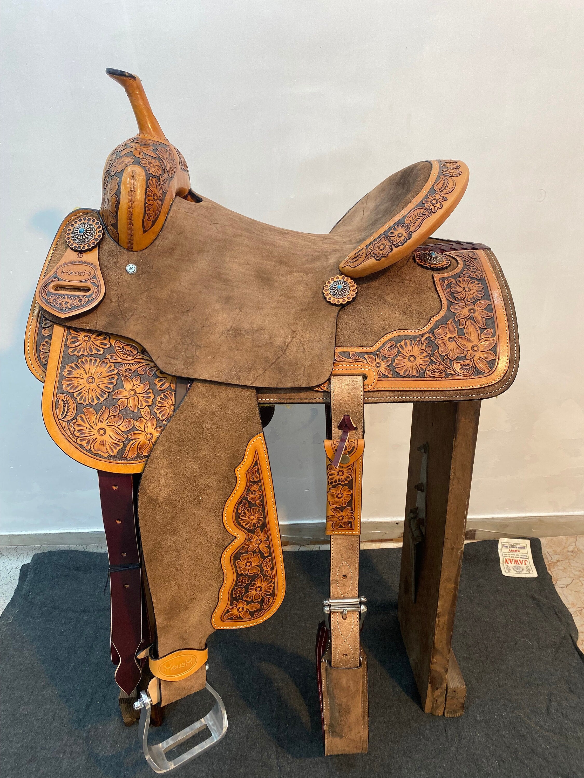 MOUSM Western Horse Saddle - Handcrafted with Hand-Tooled Flower Design, Build on Rawhide Covered Fiber Tree and Fancy Concho, Seat Sizes:13"-17" Inches