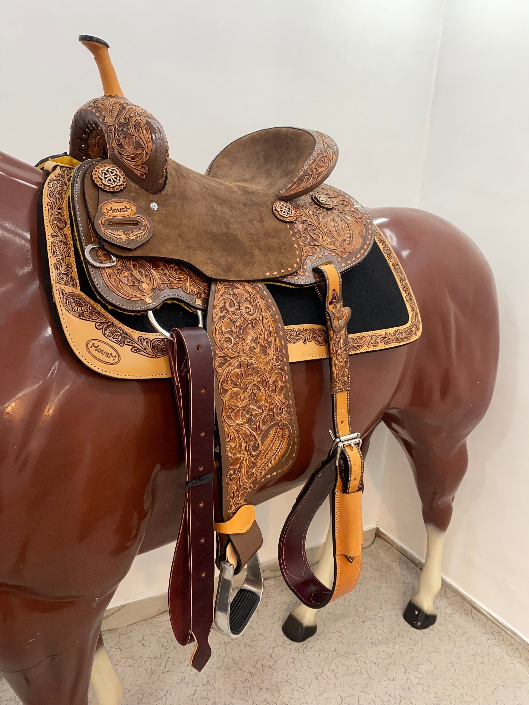 MOUSM Western Saddle - Handcrafted Leather Horse Barrel Saddle with Hand-Tooled Floral Design, Built on Rawhide Covered Fiber Tree, Available Sizes: 13"-17" Inches Seat