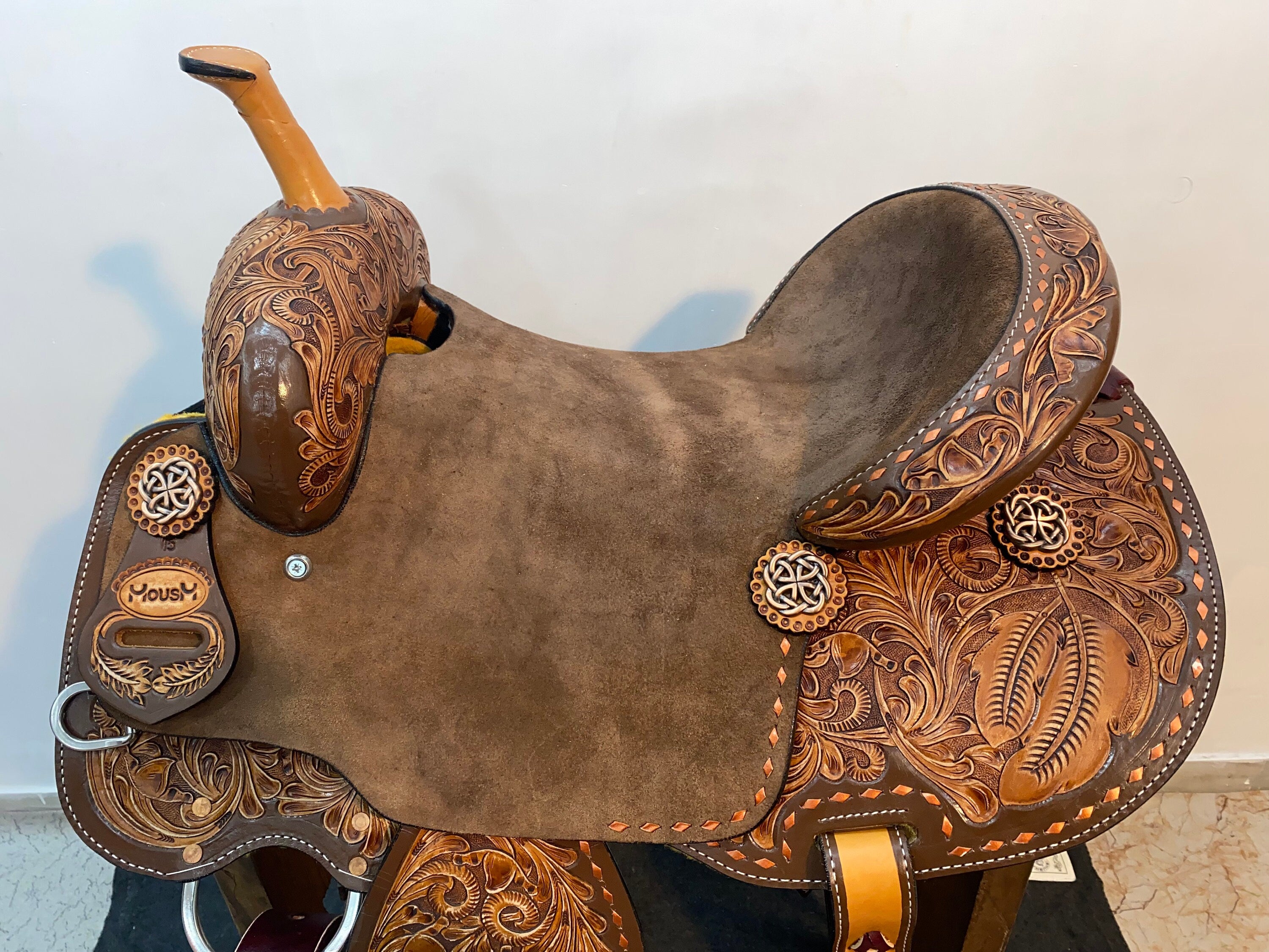 MOUSM Western Saddle - Handcrafted Leather Horse Barrel Saddle with Hand-Tooled Floral Design, Built on Rawhide Covered Fiber Tree, Available Sizes: 13"-17" Inches Seat