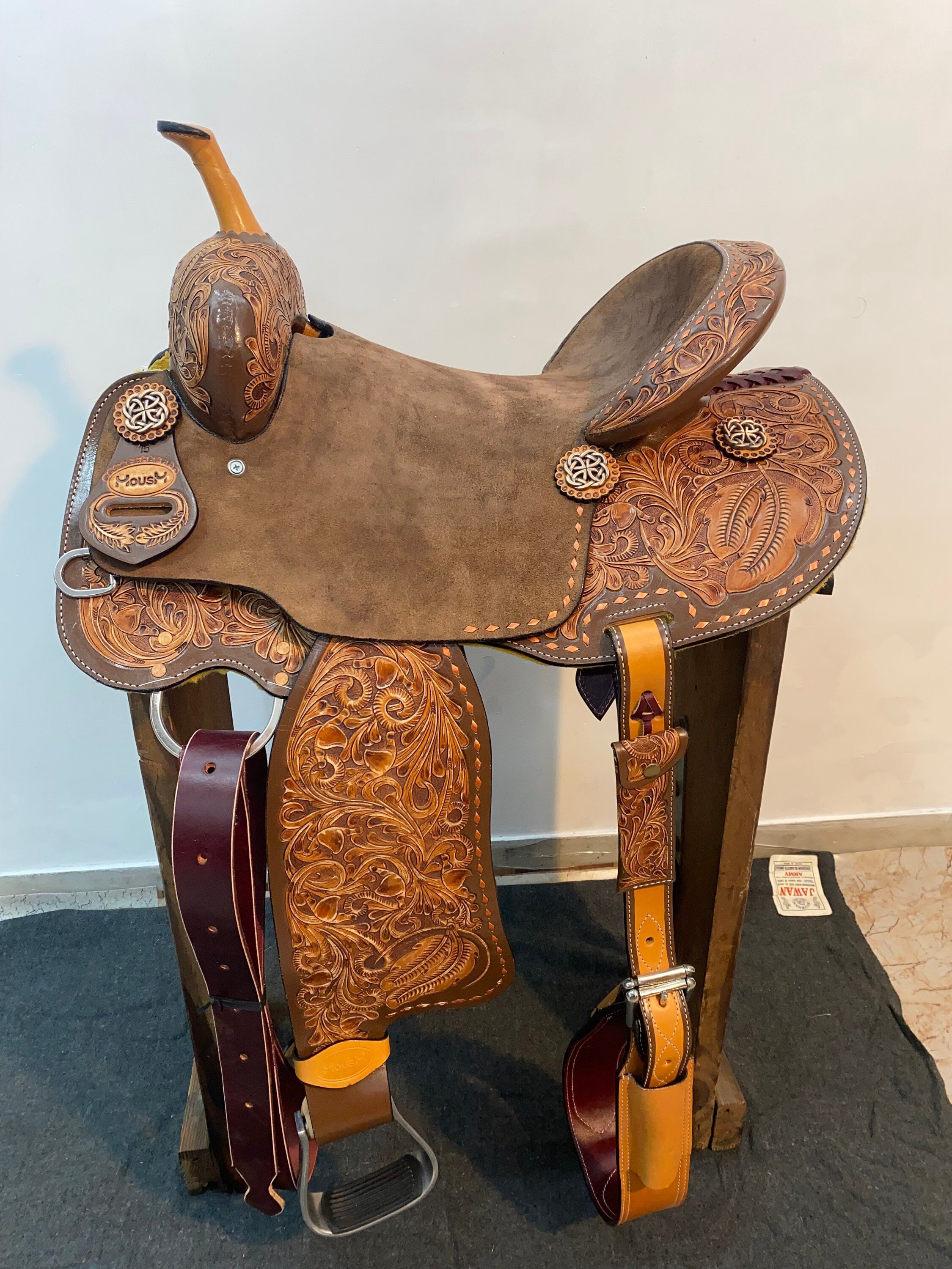 MOUSM Western Saddle - Handcrafted Leather Horse Barrel Saddle with Hand-Tooled Floral Design, Built on Rawhide Covered Fiber Tree, Available Sizes: 13"-17" Inches Seat