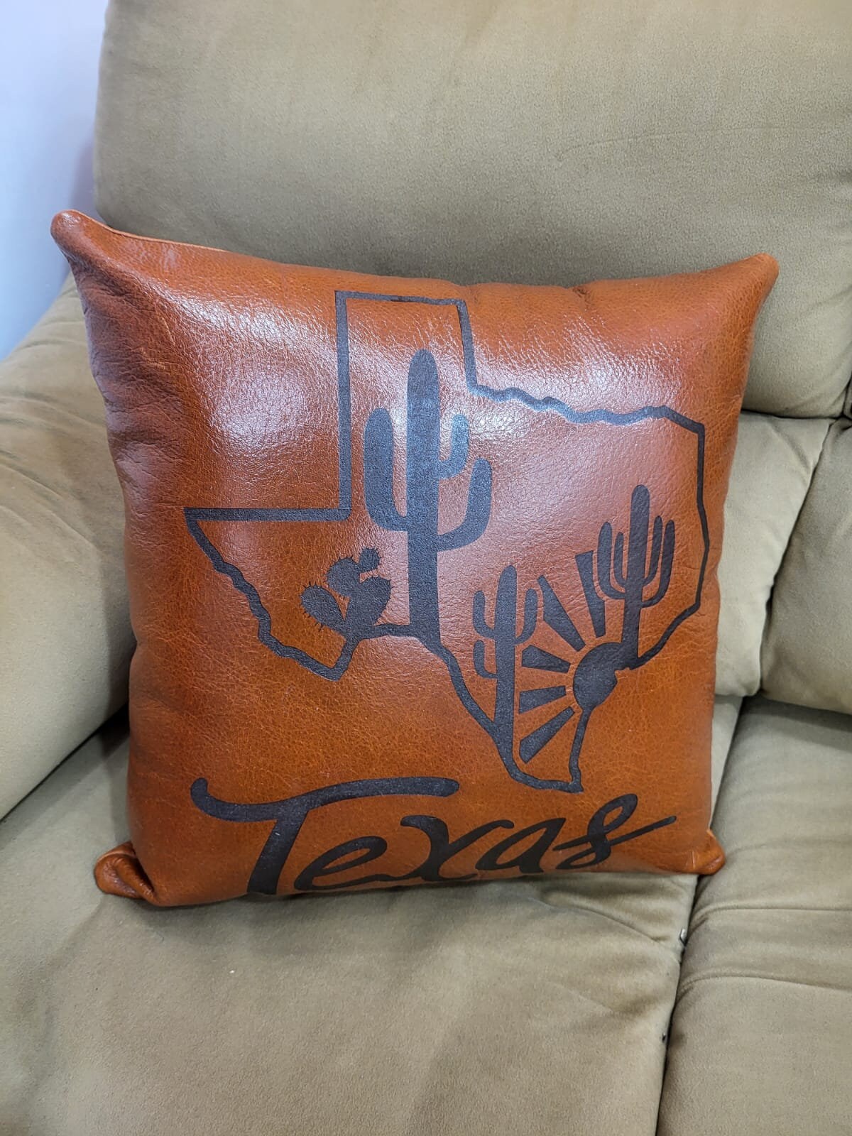 MOUSM Custom Genuine Leather Cushion Cover – 18x18 Inches Brown Leather Pillow Cover with Hand-Painted Texas Text with Map – Designer Throw Pillow Case for Sofa, Couch, Living Room & Bedroom