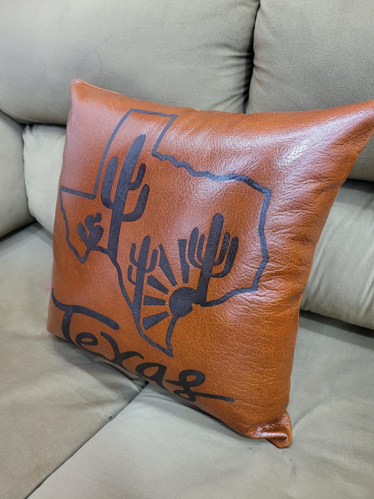 MOUSM Custom Genuine Leather Cushion Cover – 18x18 Inches Brown Leather Pillow Cover with Hand-Painted Texas Text with Map – Designer Throw Pillow Case for Sofa, Couch, Living Room & Bedroom