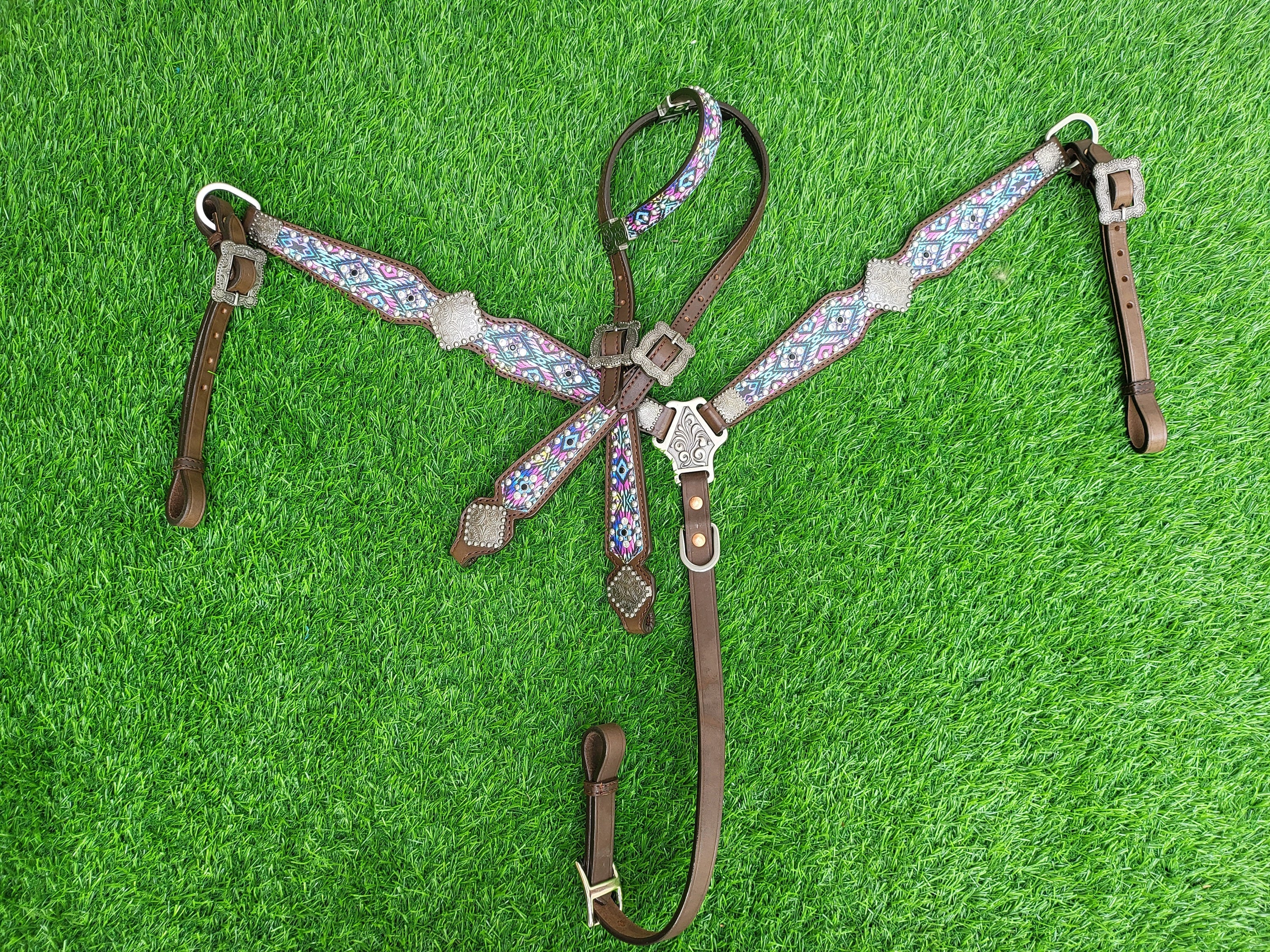 MOUSM Argentina Cow Leather Headstall and Breast Collar Set – Western Horse Tack with Rainbow Aztec Print With Decorative Conchos