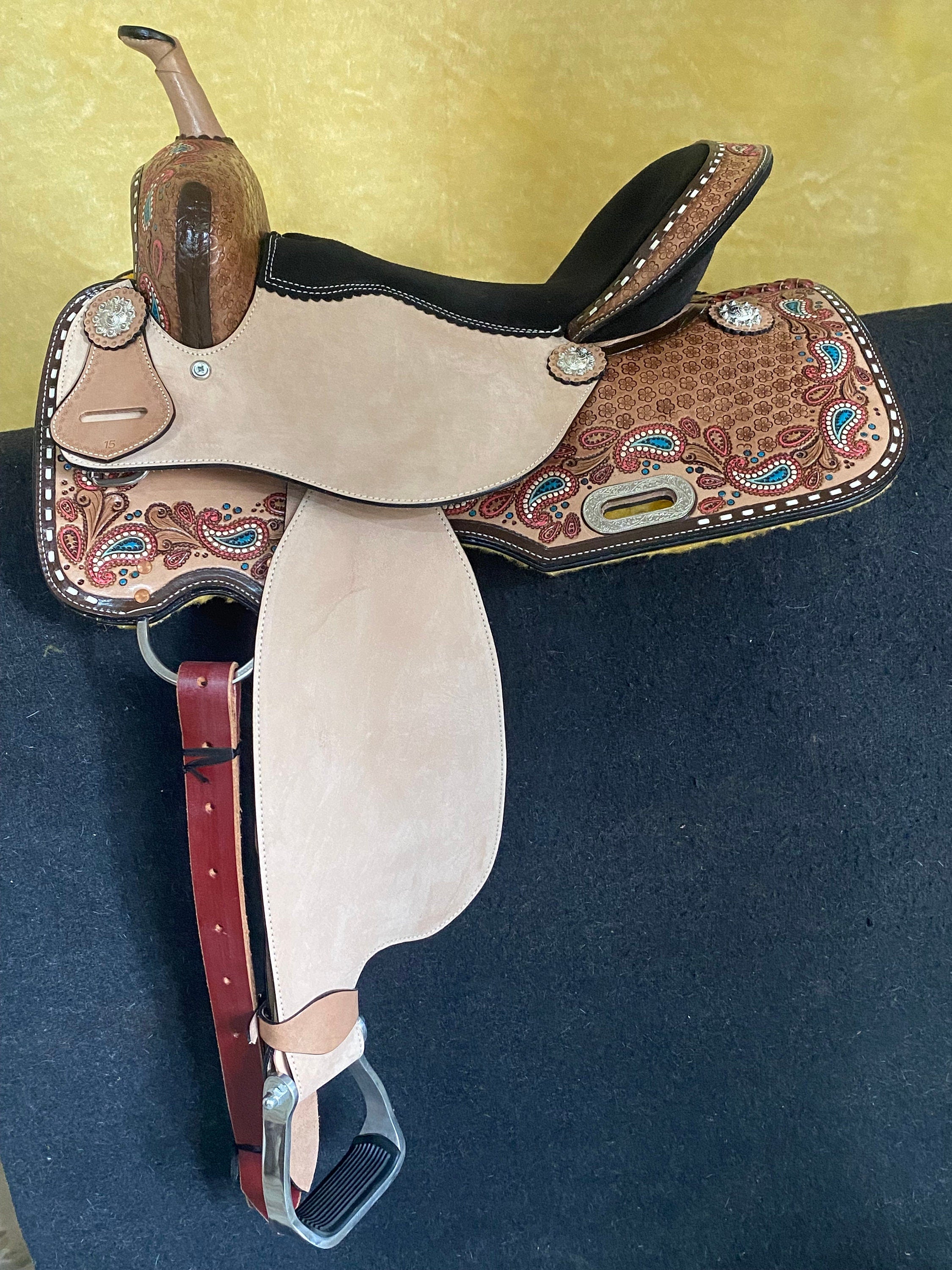 MOUSM Western Barrel Saddle - Genuine Leather Saddle Hand-Carved Paisley and Flower Design, Built On a Rawhide Covered Fiber Tree, Seat Sizes: 14"-17" Inches