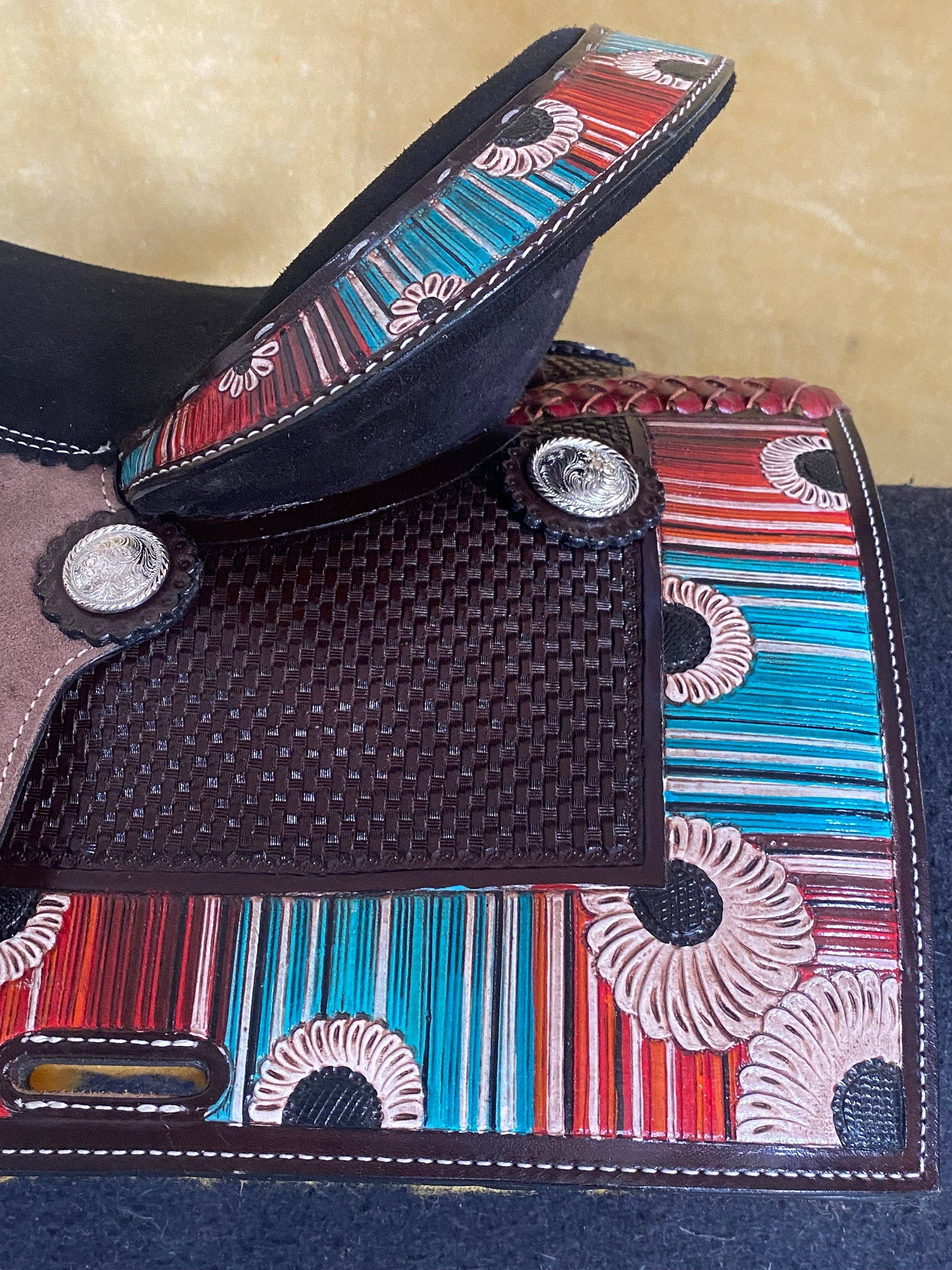 MOUSM Western Barrel Saddle - Genuine Leather Horse Saddle Build on a Rawhide Covered Fiber Tree, Colorful Vintage Design Carved and Fancy Concho, Available Seat Sizes: 14"-17"Inches
