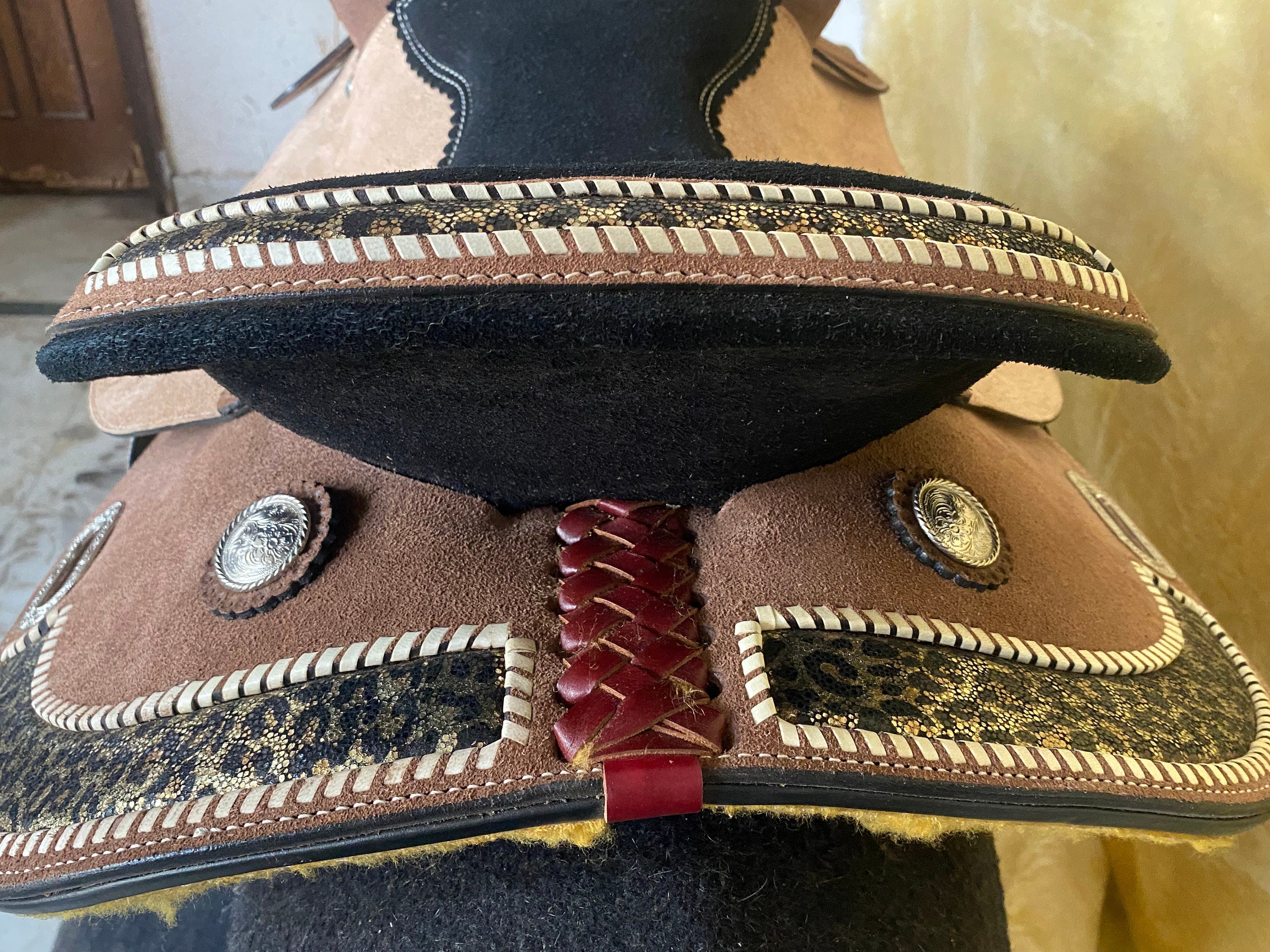MOUSM Western Barrel Saddle - Made from Genuine Leather with Leopard Corner Patch, Built on a Rawhide Covered Fiber Tree, Available in 13” to 17” Options