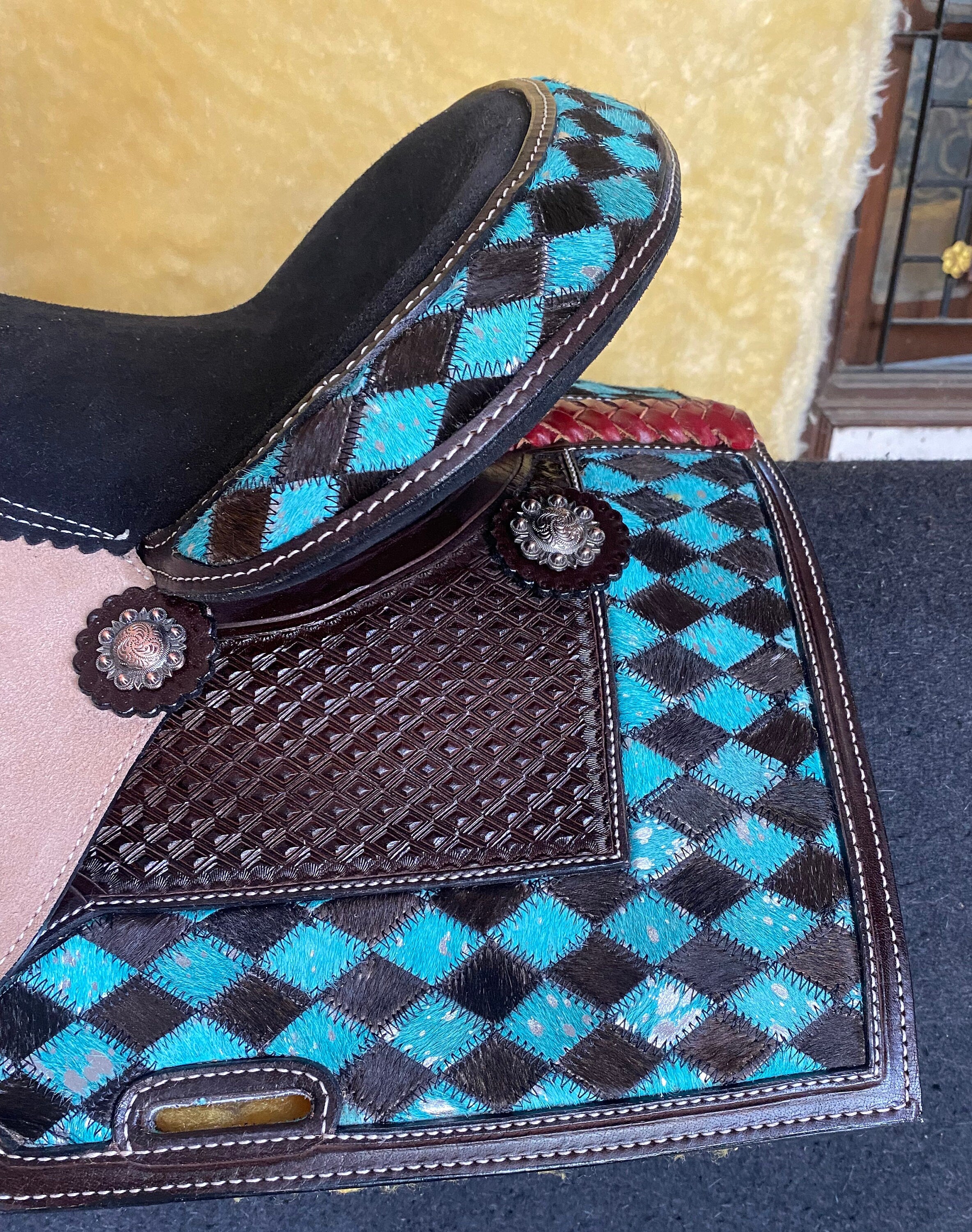 MOUSM Horse Saddle - Built on a Rawhide Covered Fiber Tree, Western Saddle Made from Genuine Leather Black and Turquoise Checkered Design, Seat Sizes: 14"-17" Inches
