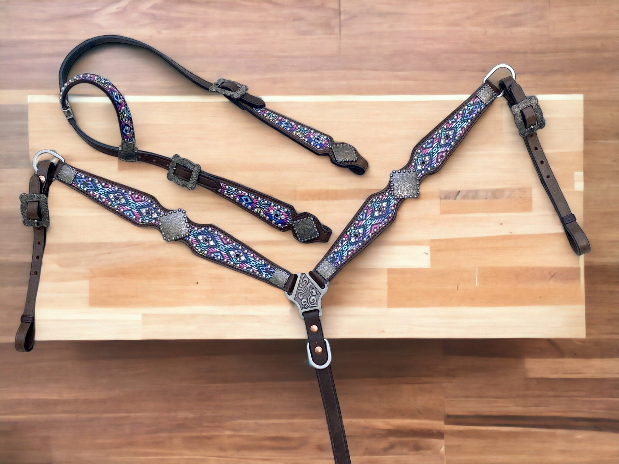 MOUSM Argentina Cow Leather Headstall and Breast Collar Set – Western Horse Tack with Rainbow Aztec Print With Decorative Conchos