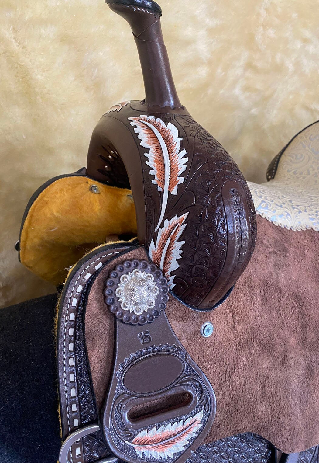 MOUSM Western Barrel Racing Saddle - Handcrafted with Colorful Feather Carving, Argentina Cow Leather Saddle Built On a Rawhide-Covered Fiber Tree, Seat Size: 14"–17" Inches