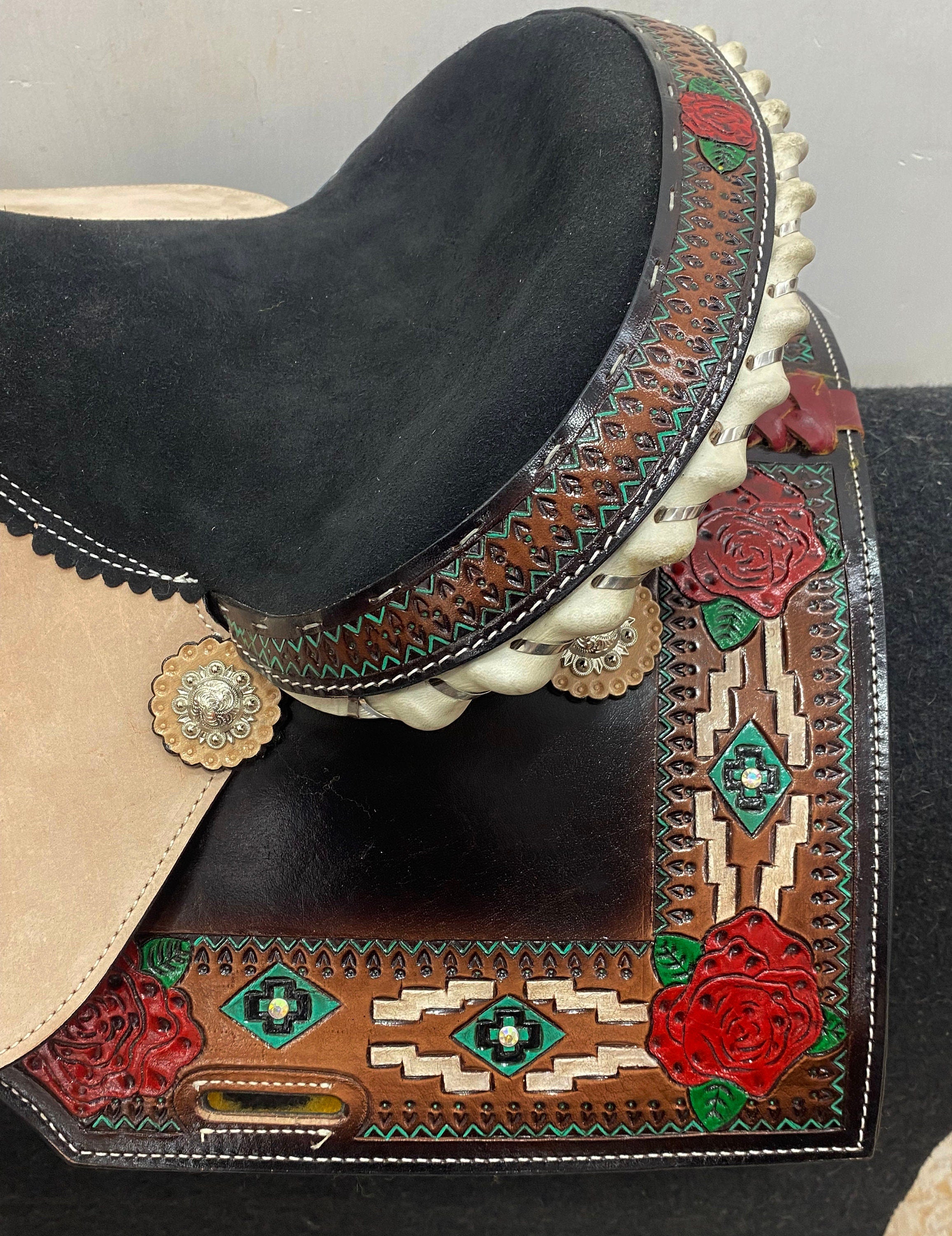 MOUSM Western Saddle - Genuine Leather Vintage Racing Horse Saddle Hand-Tooled Rose Design, Build on a Rawhide Covered Strong Fiber Tree, Available Seat Sizes: 14"-17"Inches