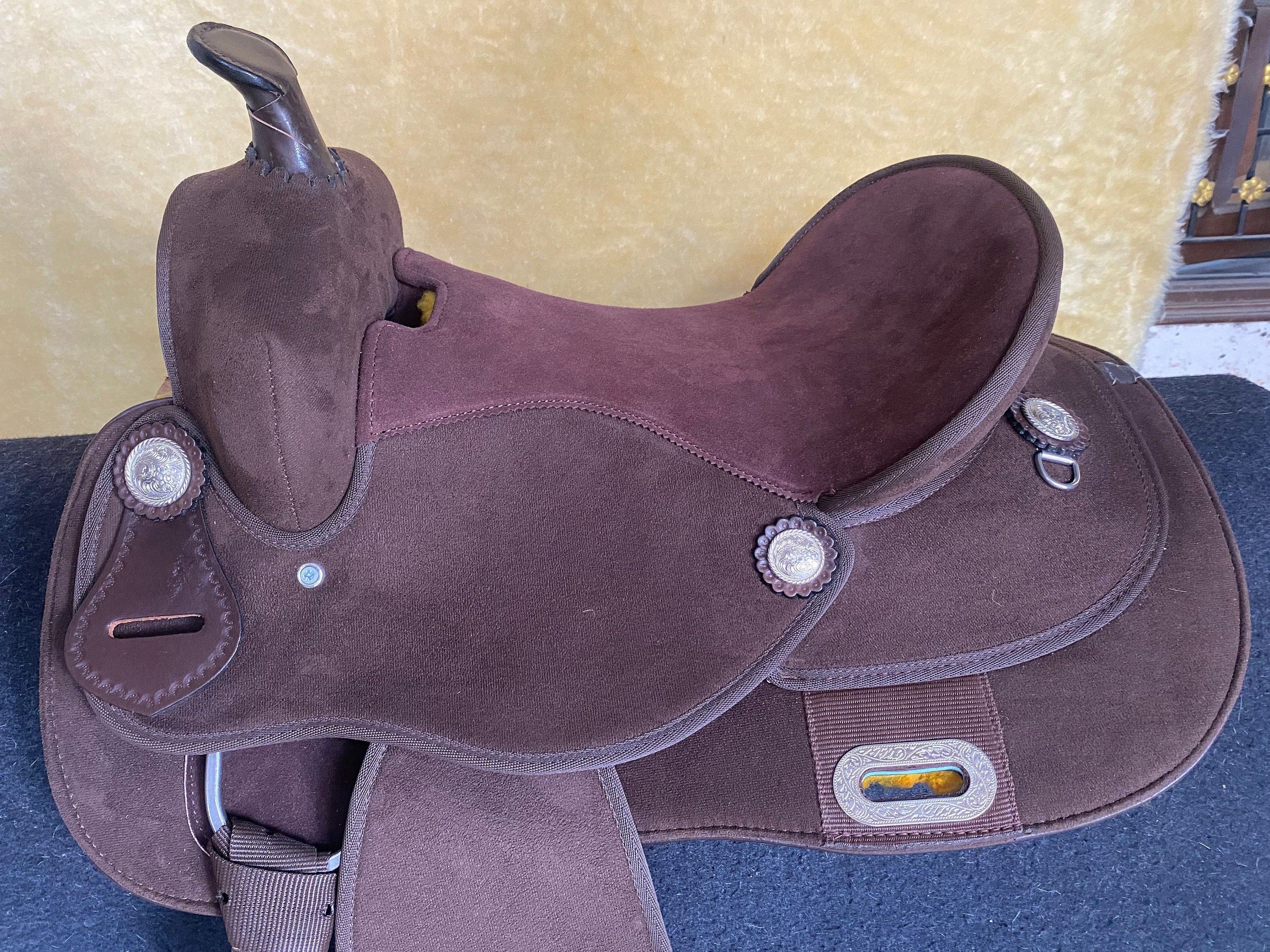 MOUSM Western Barrel Saddle - Made from Synthetic Suede Leather Build on a Strong Fiber Tree- Rawhide Covered & Fancy Concho, Seat Size: 14"–17" Inches