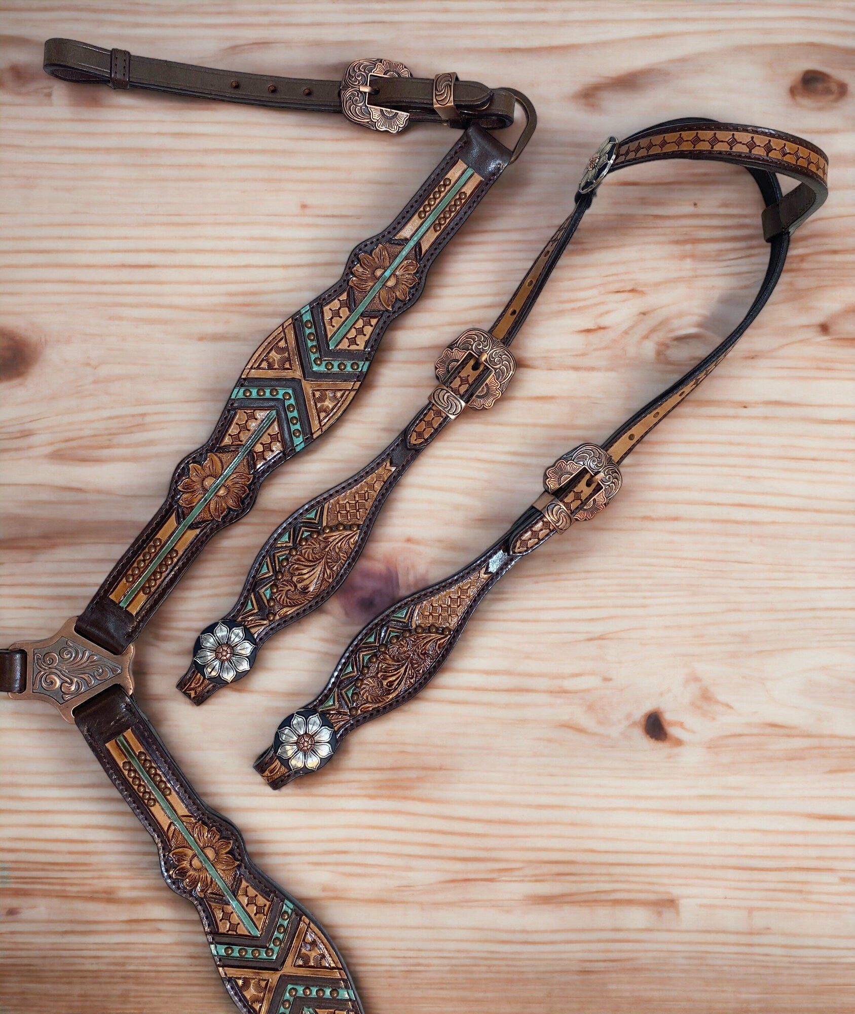 MOUSM Argentina Cow Leather Headstall and Breast Collar Set – Western Horse Tack with Geometrical Flower Carving & Copper Studs