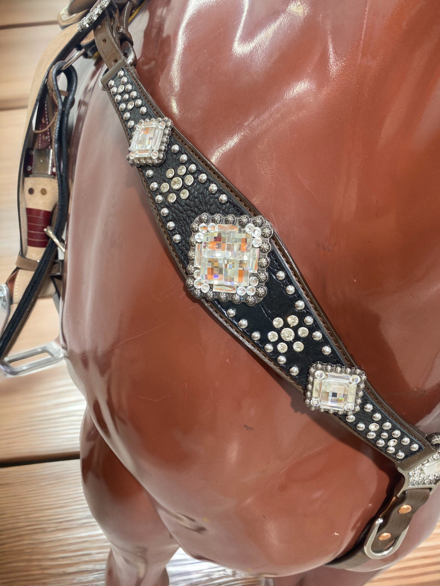 MOUSM Western Headstall and Breast Collar Set – Made from Argentina Cow Leather, Horse Tack Set with Crystal Clear Rhinestone Conchos, Nickel Studs on Black Alligator Print