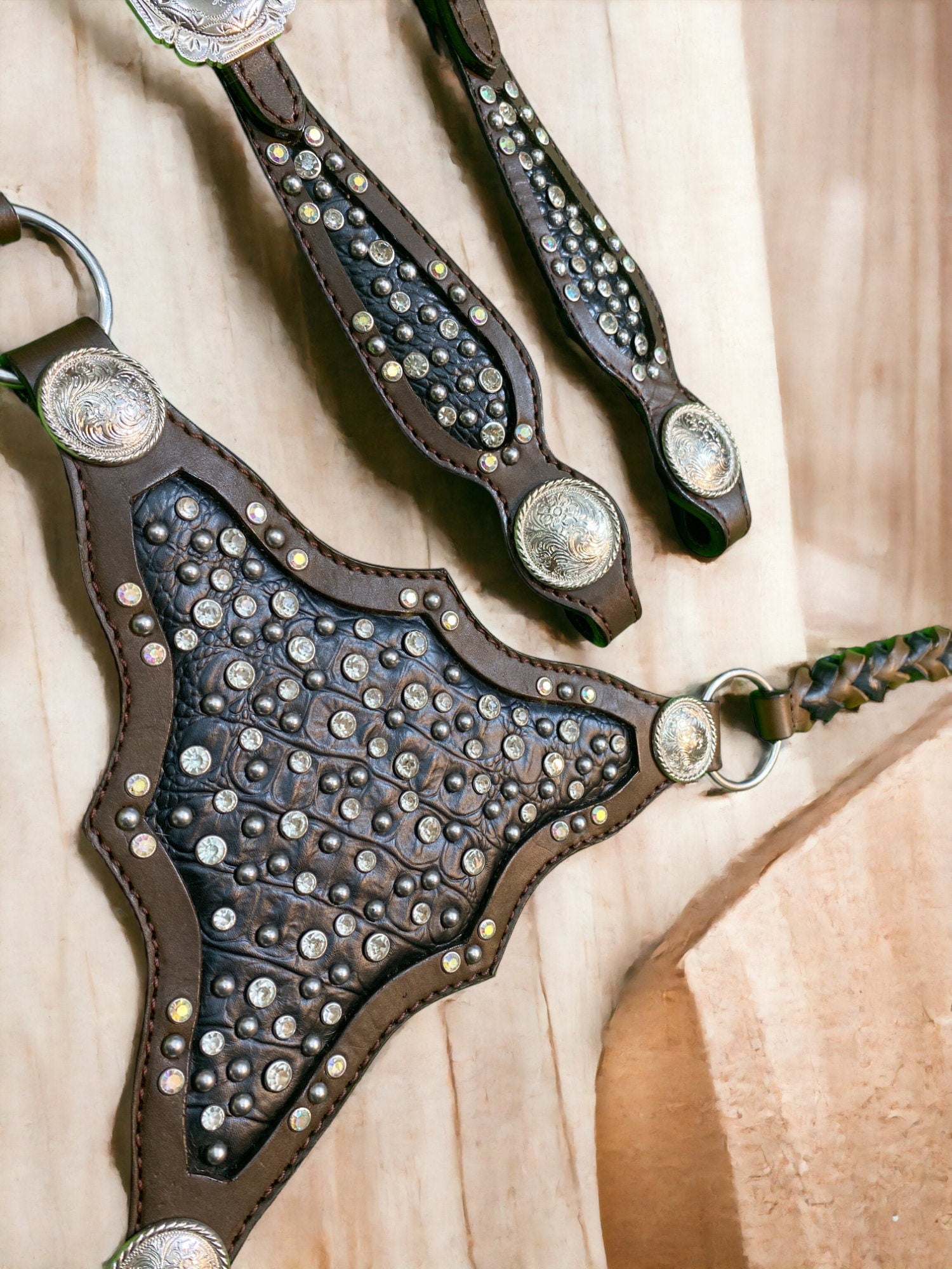 MOUSM Argentina Cow Leather Headstall & Breast Collar Set – Western Horse Tack with Clear Rivets, Silver Studs & Black Alligator Accents