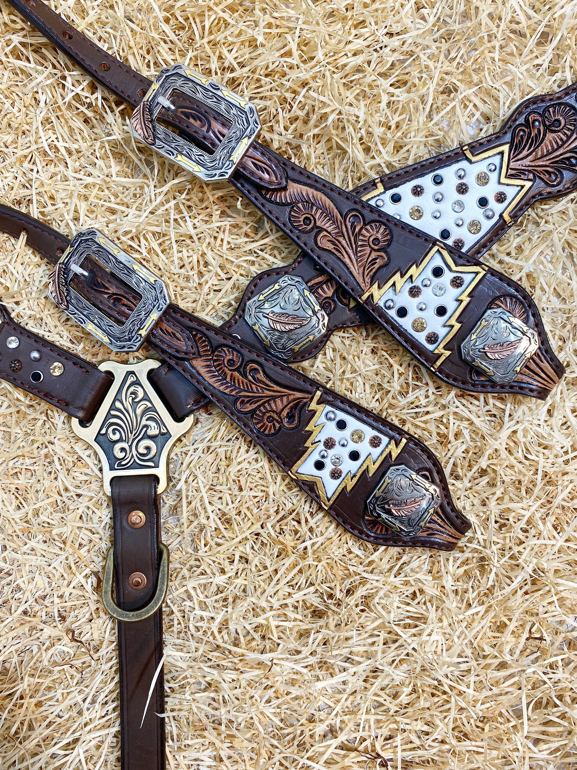 MOUSM Western Horse Headstall Breast Collar Set With Beautiful Hand-Tooled Floral Carving, Topaz Clear and Black Rhinestones
