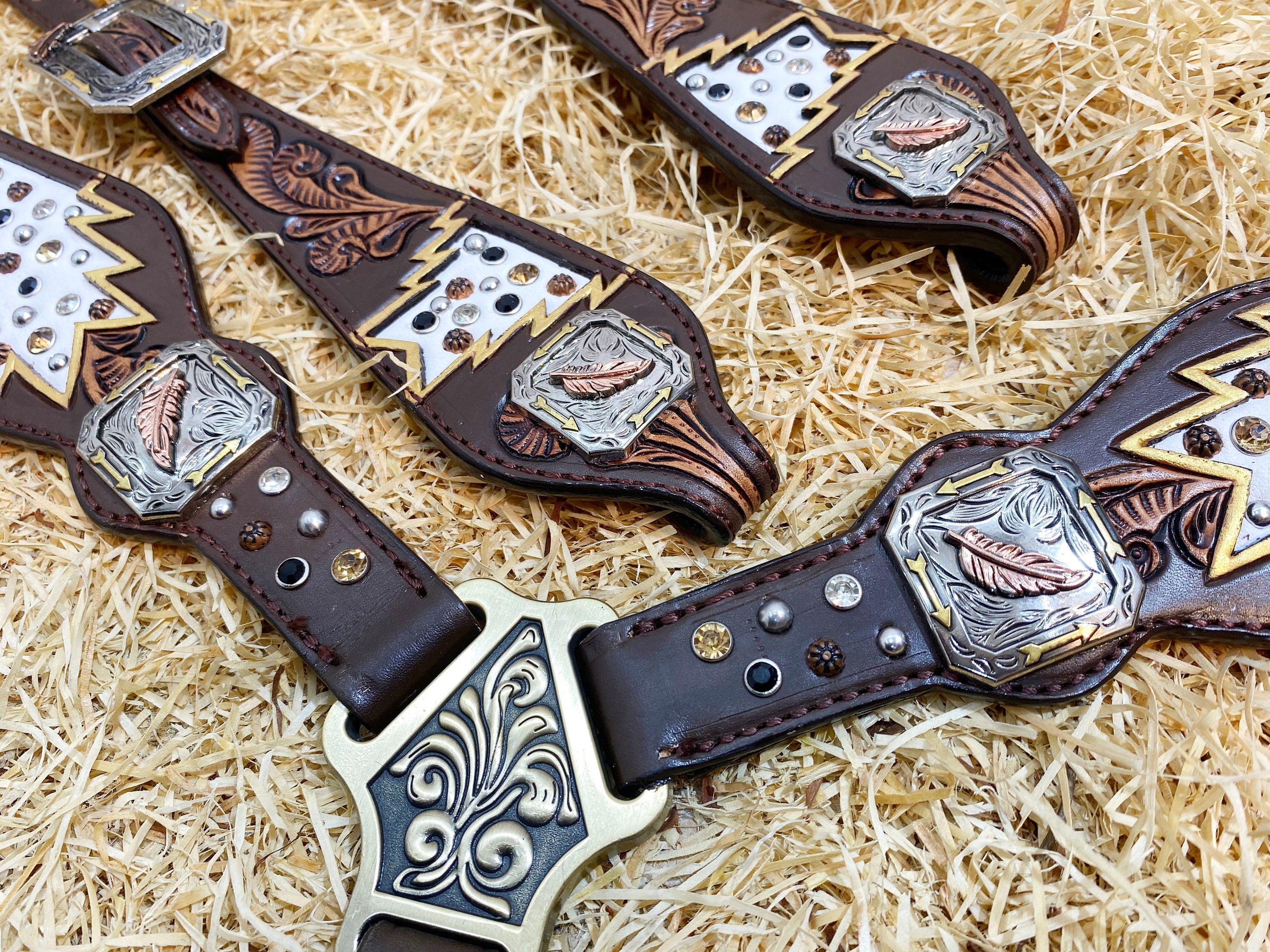 MOUSM Western Horse Headstall Breast Collar Set With Beautiful Hand-Tooled Floral Carving, Topaz Clear and Black Rhinestones