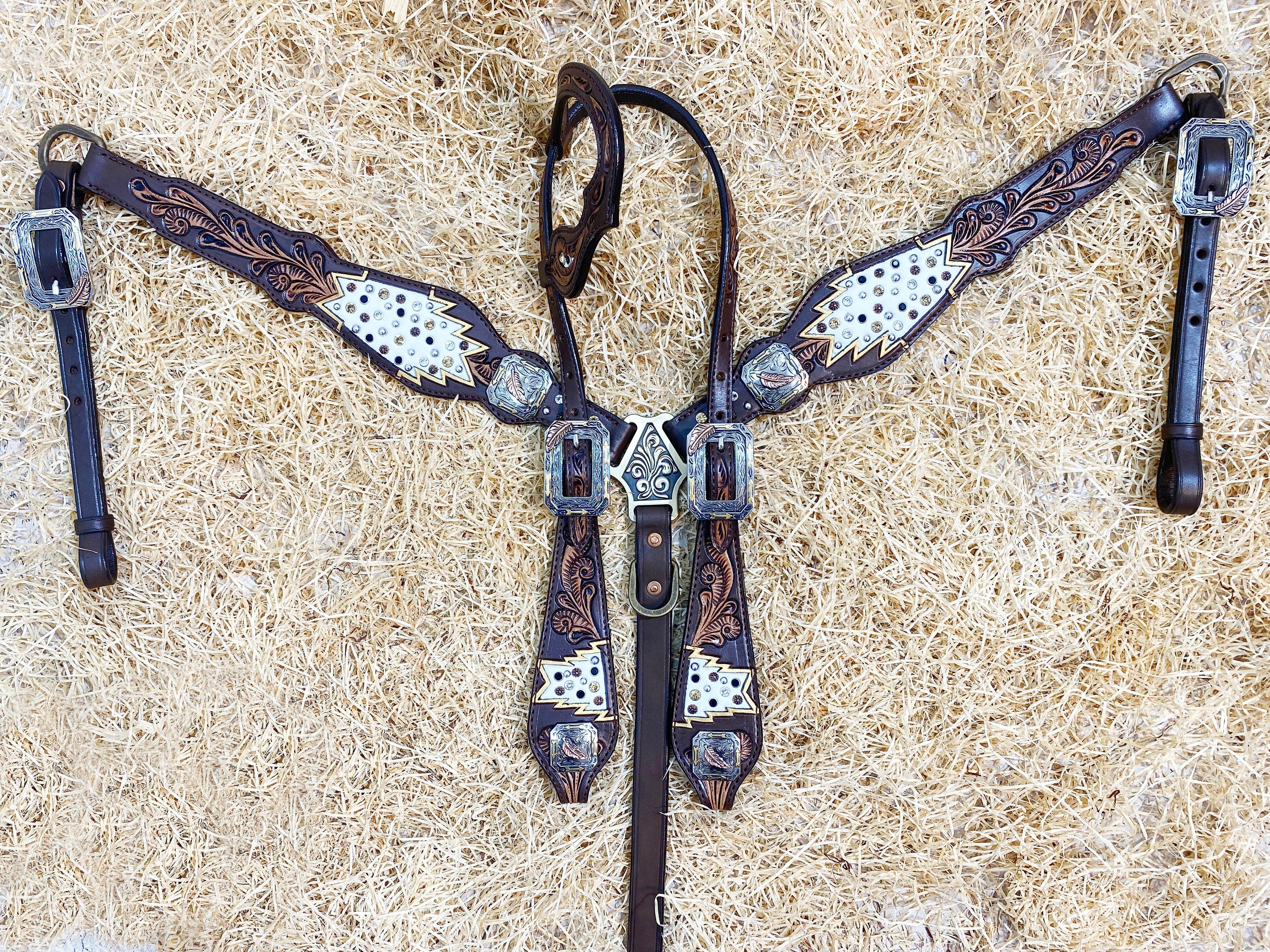 MOUSM Western Horse Headstall Breast Collar Set With Beautiful Hand-Tooled Floral Carving, Topaz Clear and Black Rhinestones