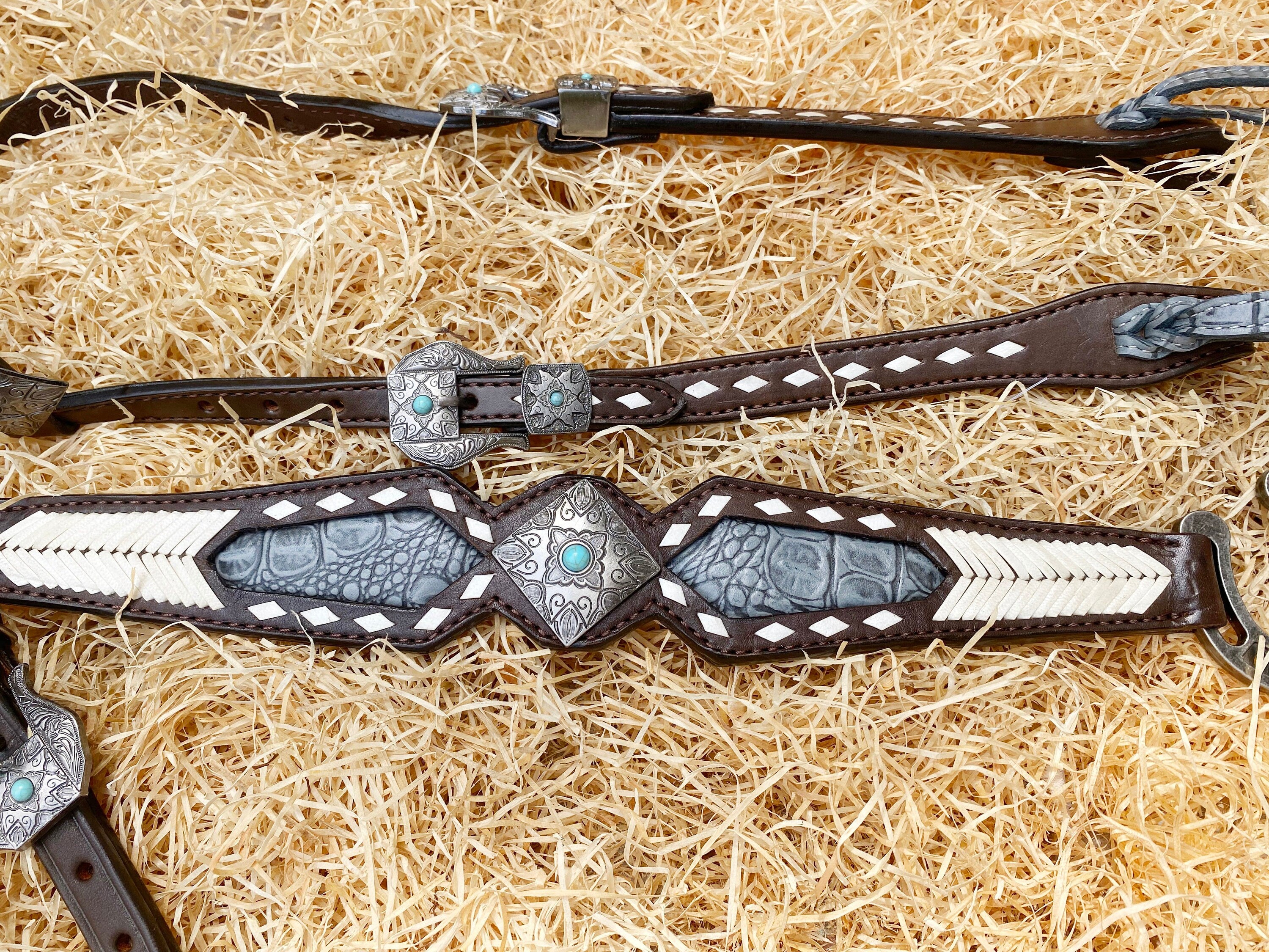 MOUSM Argentina Cow Leather Headstall & Breast Collar Set – Western Horse Tack Set Decorated with Rawhide Geometrical Grading and Grey Alligator Inlay, Antique Nickel & Steel Hardware
