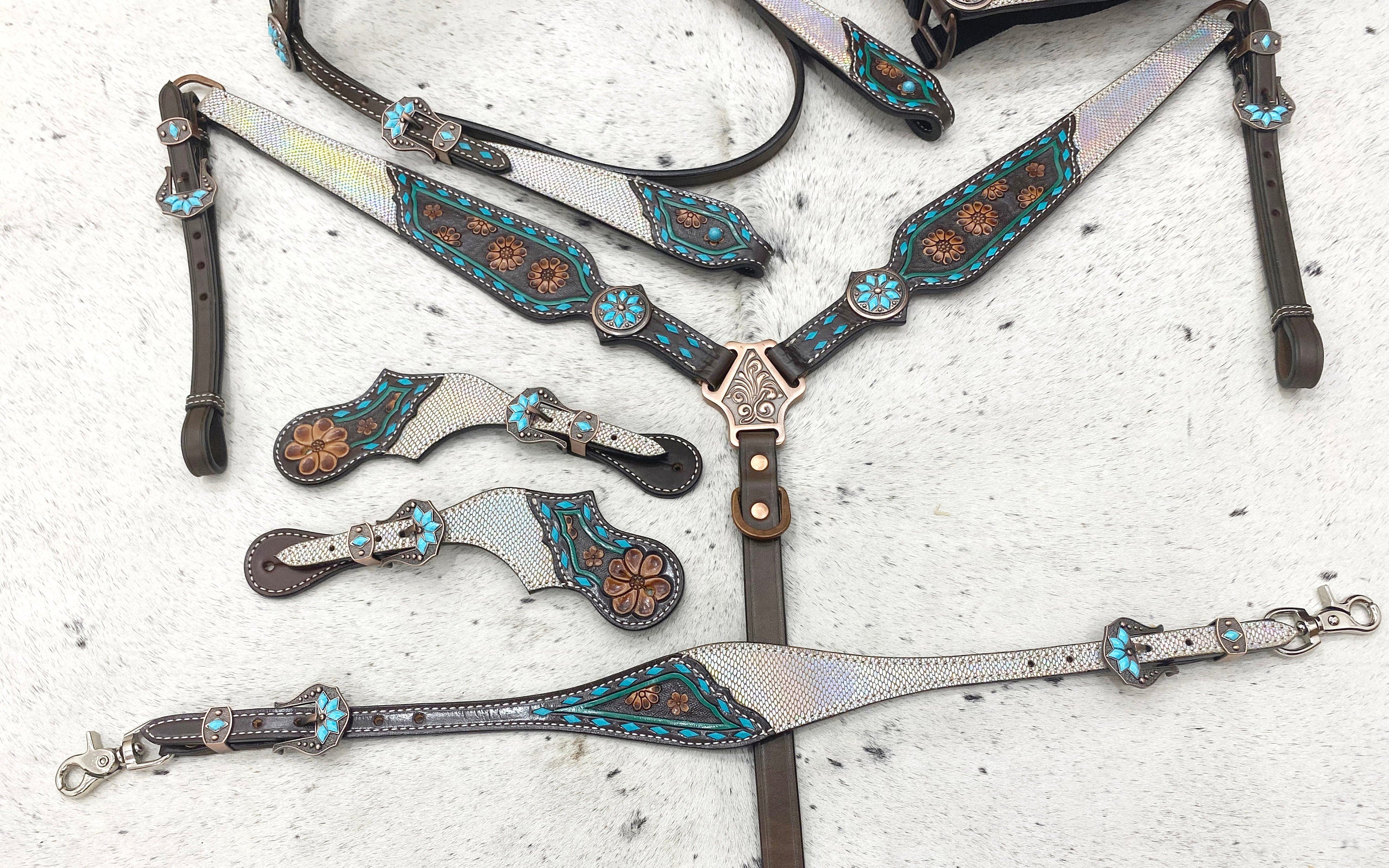 MOUSM Argentina Cow Leather Western Horse Tack Set – Browband Headstall & Breast Collar, Bronc Halter, Wither & Spur Straps with Holographic Snake Print & Hand-Carved Floral Design