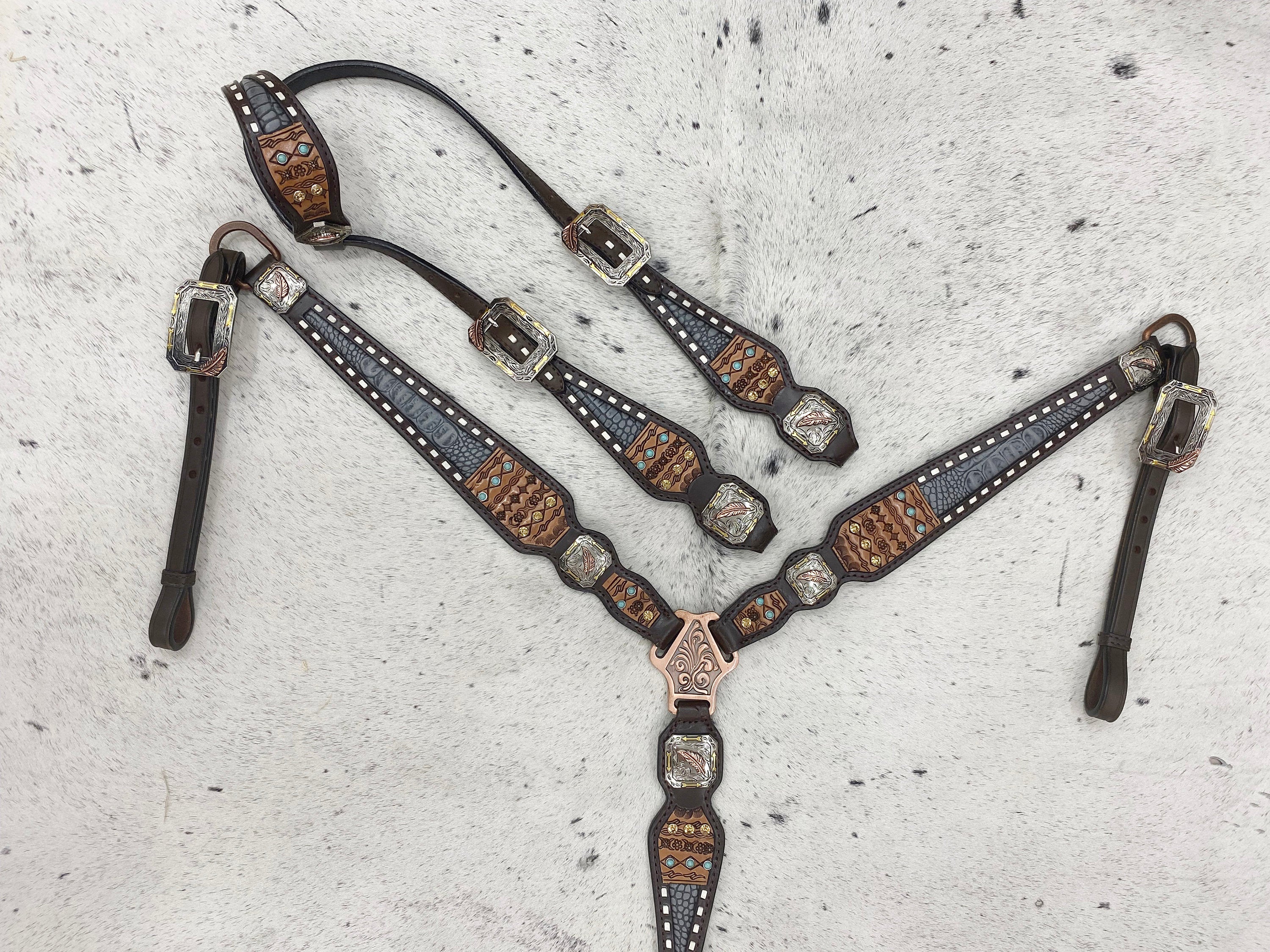 MOUSM Argentina Cow Leather Western Horse Tack Collection – Western Bridles and Headstalls Decorated with Geometrical Tooling, Rawhide Braiding & Grey Alligator Print