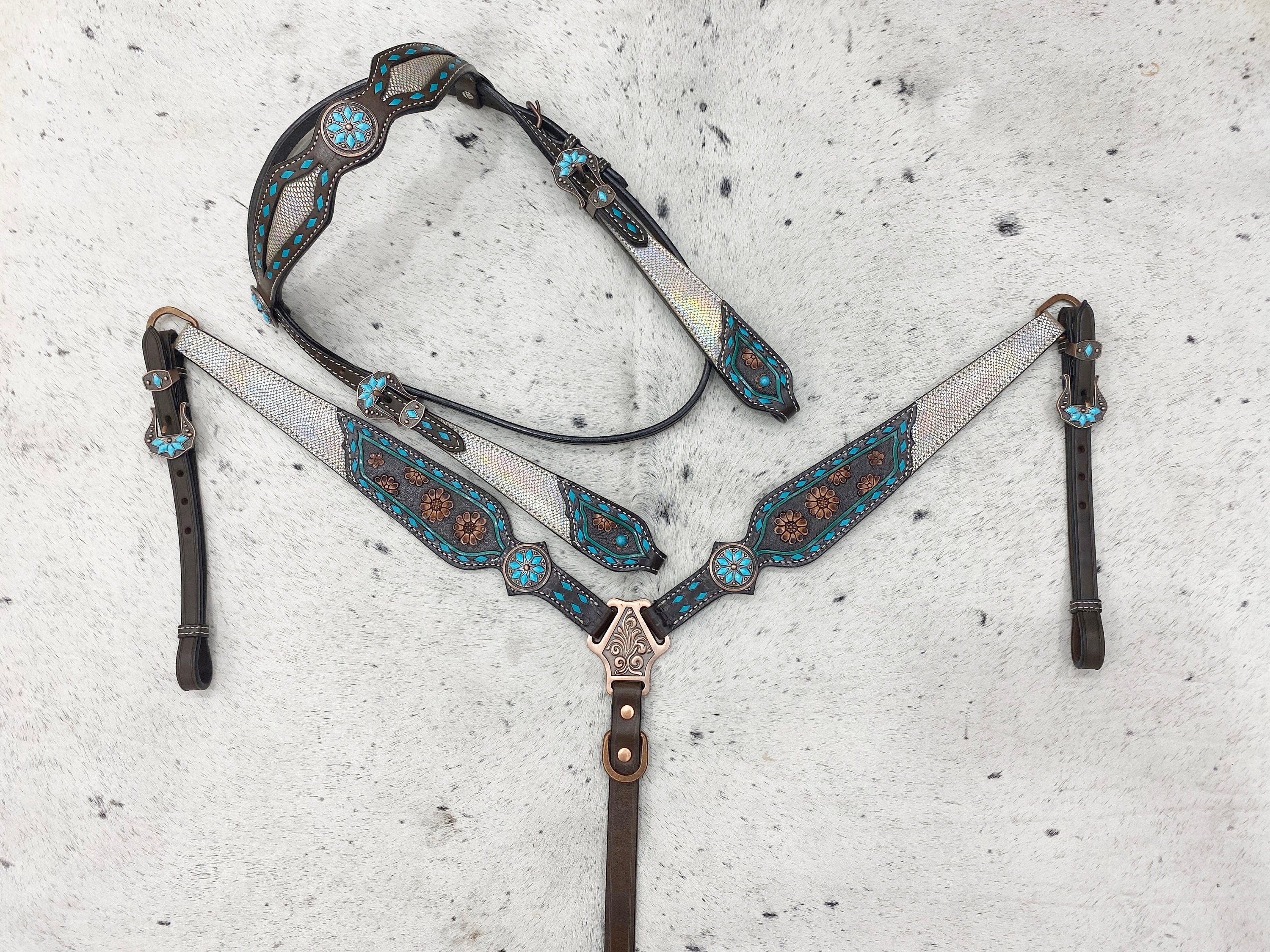 MOUSM Argentina Cow Leather Western Horse Tack Set – Browband Headstall & Breast Collar, Bronc Halter, Wither & Spur Straps with Holographic Snake Print & Hand-Carved Floral Design