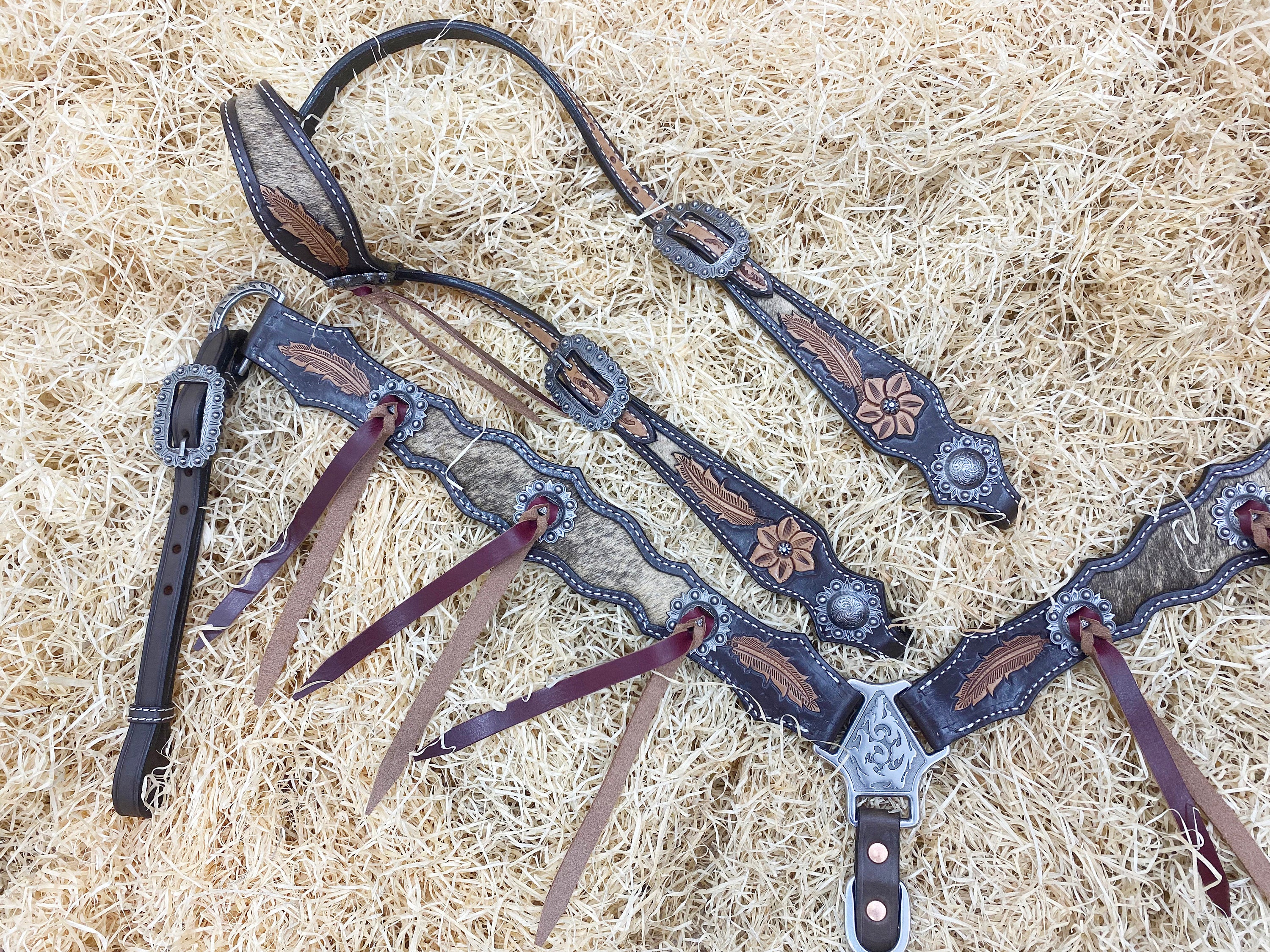 MOUSM Argentina Cow Leather Western Horse Tack Set with Floral Tooling – Headstall, Breast Collar, Bronc Halter, Wither Strap & Spur Straps – Handcrafted Cowhide with Feather Carving & Silver Buckles
