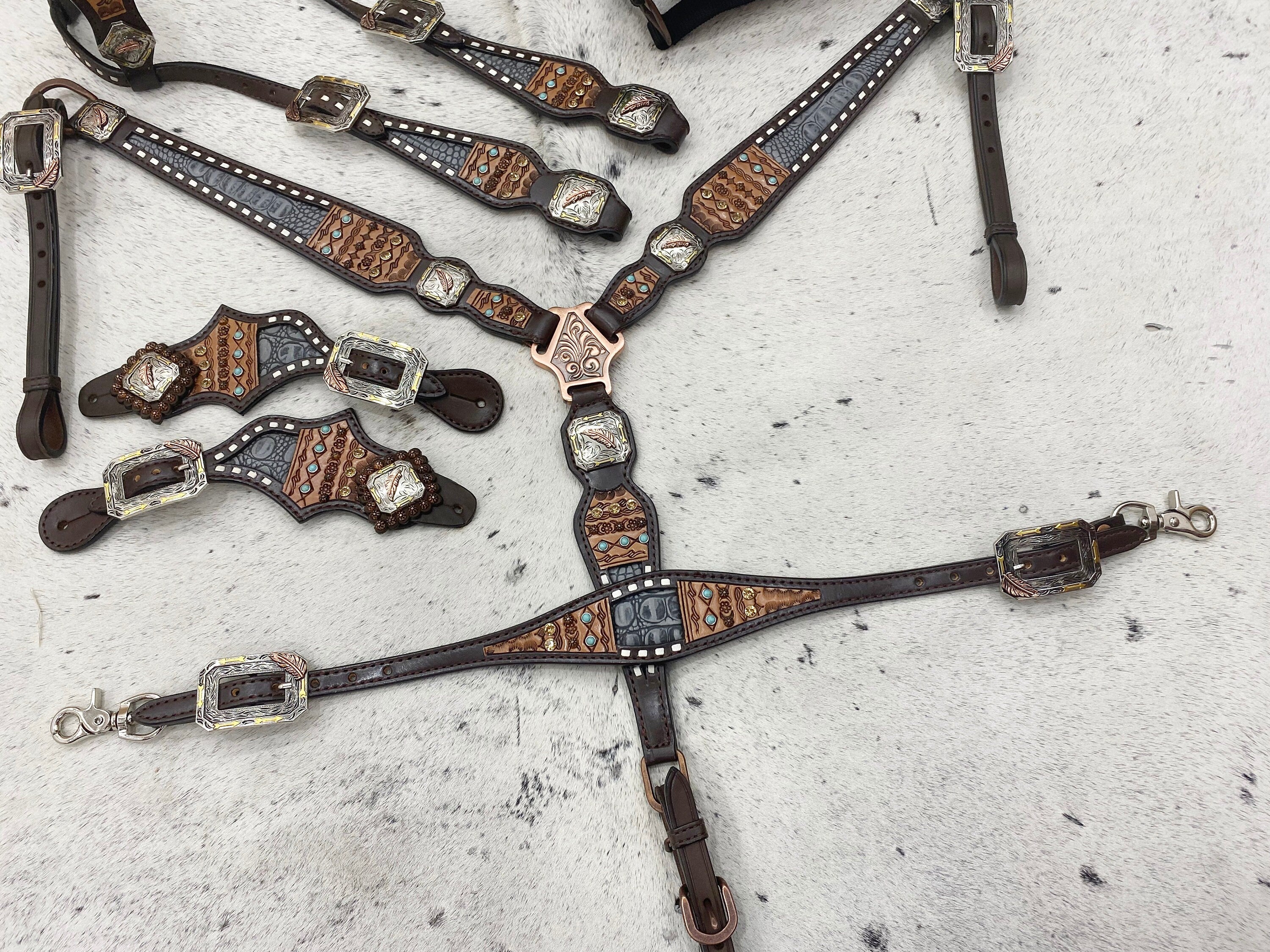 MOUSM Argentina Cow Leather Western Horse Tack Collection – Western Bridles and Headstalls Decorated with Geometrical Tooling, Rawhide Braiding & Grey Alligator Print