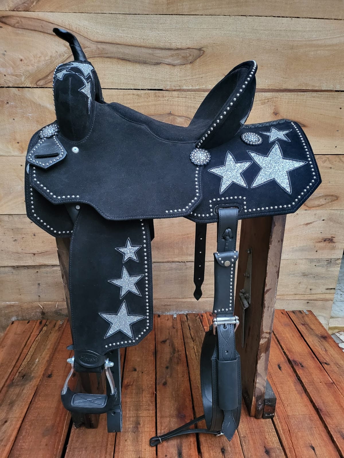 MOUSM Western Barrel Saddle - Built on a Rawhide Covered Fiber Tree, Saddle Made from Genuine Black Argentina Leather with Silver Star Glittered Patch, Available in 13"-17" Seat Options