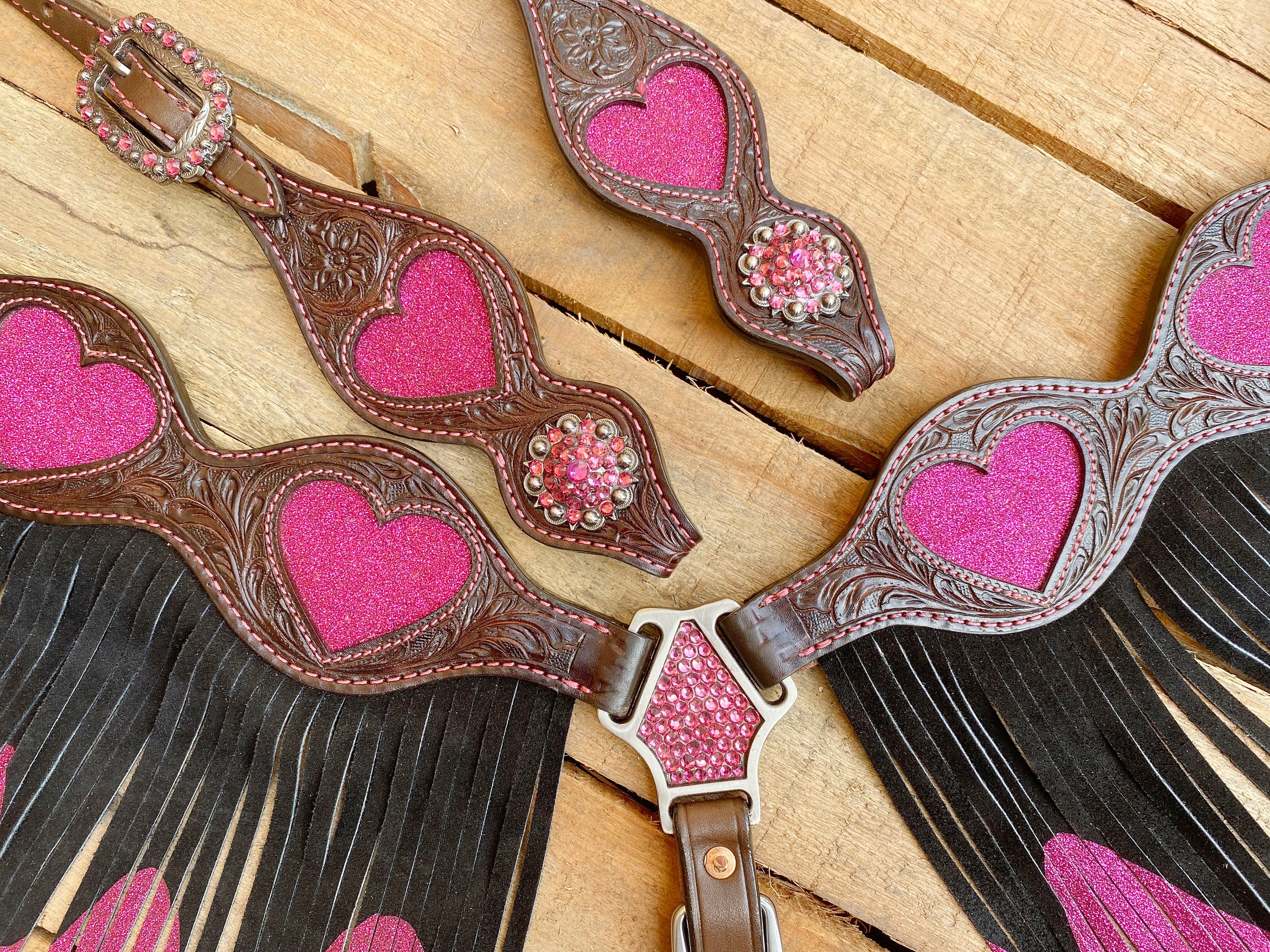 MOUSM Valentine’s Special Western Leather Headstall and Breast Collar Set – Decorated with Heart Cutouts, Pink Glitter Inlay & Dual-Color Fringe