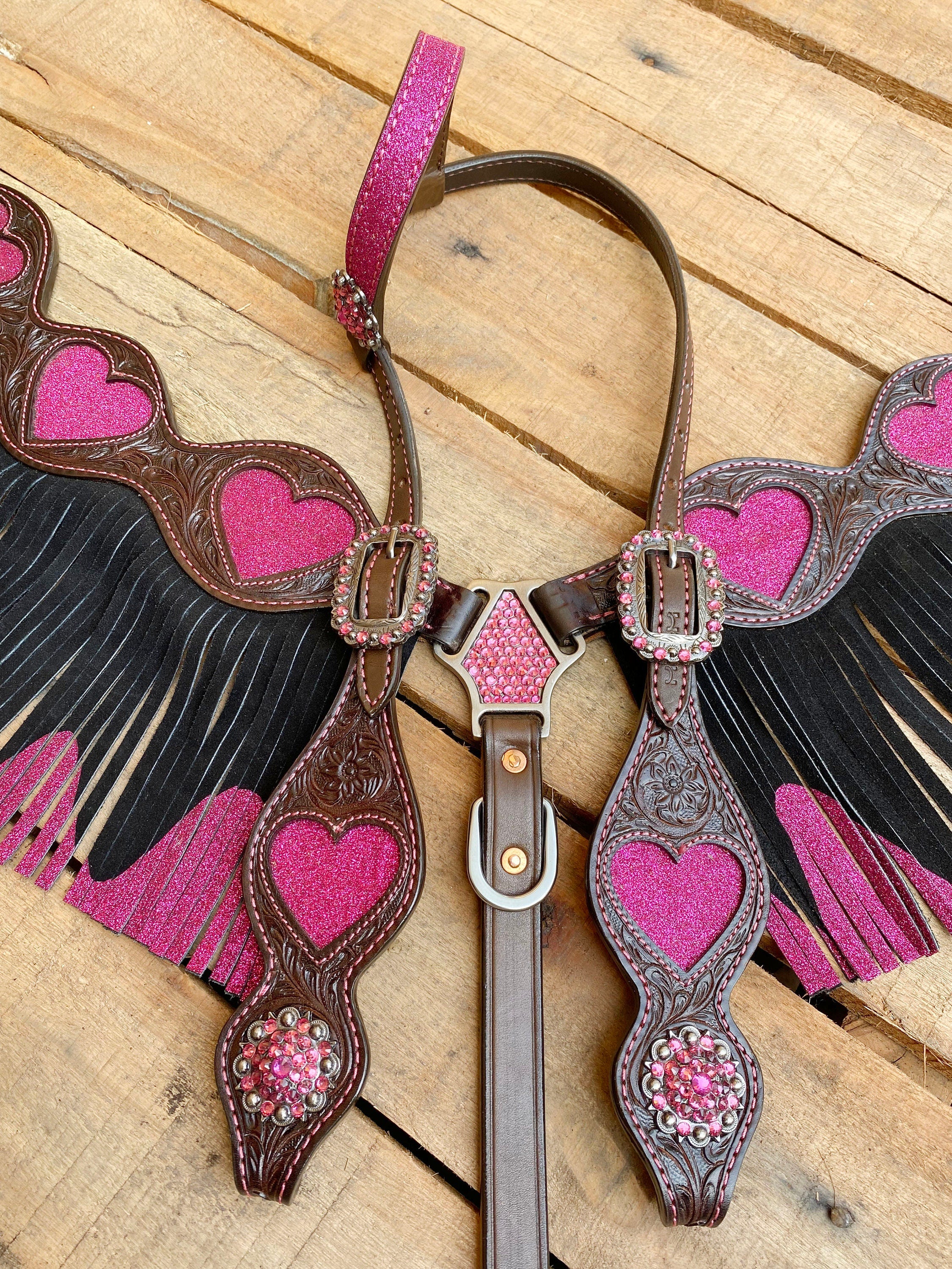 MOUSM Valentine’s Special Western Leather Headstall and Breast Collar Set – Decorated with Heart Cutouts, Pink Glitter Inlay & Dual-Color Fringe