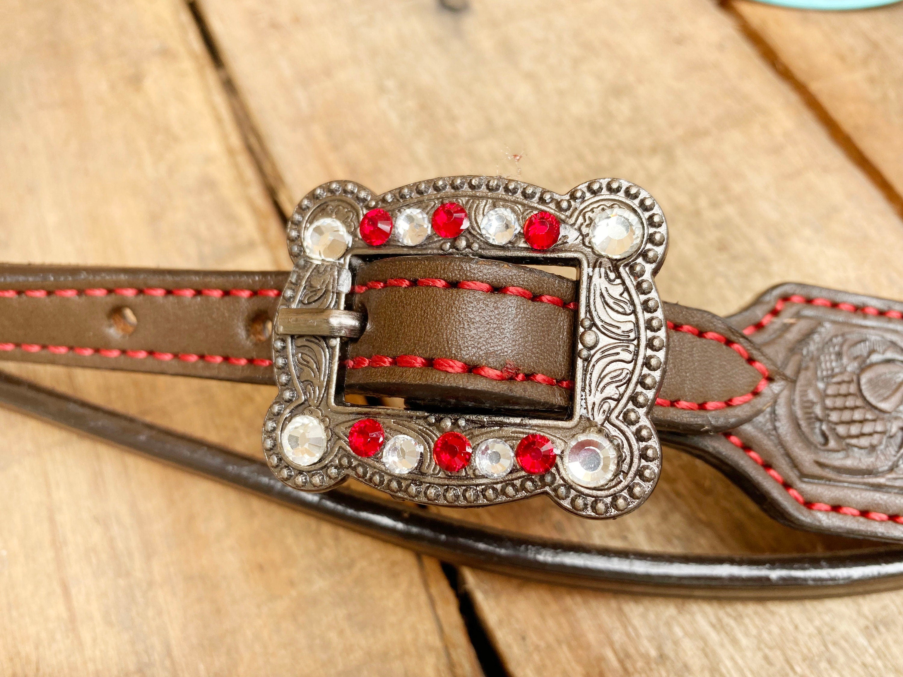 MOUSM Valentine Day Western Leather Headstall and Breast Collar Set – Red Heart Shapes with Engraved Ends with Rhinestones