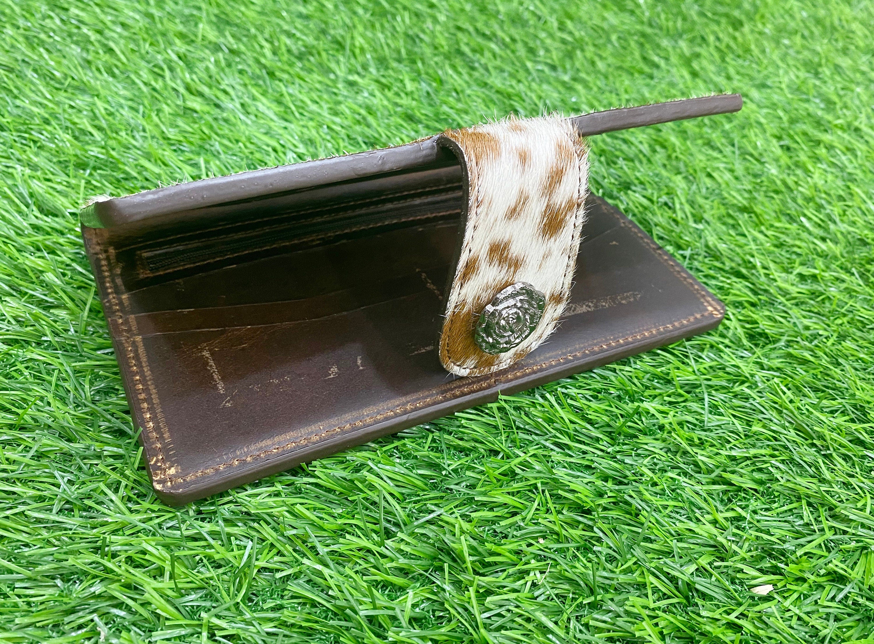 MOUSM Ladies Clutch Bag – Natural Hair-On Cowhide with Silver Rose Concho, Handmade Distressed Leather Party & Evening Wallet for Women with Magnetic Closure