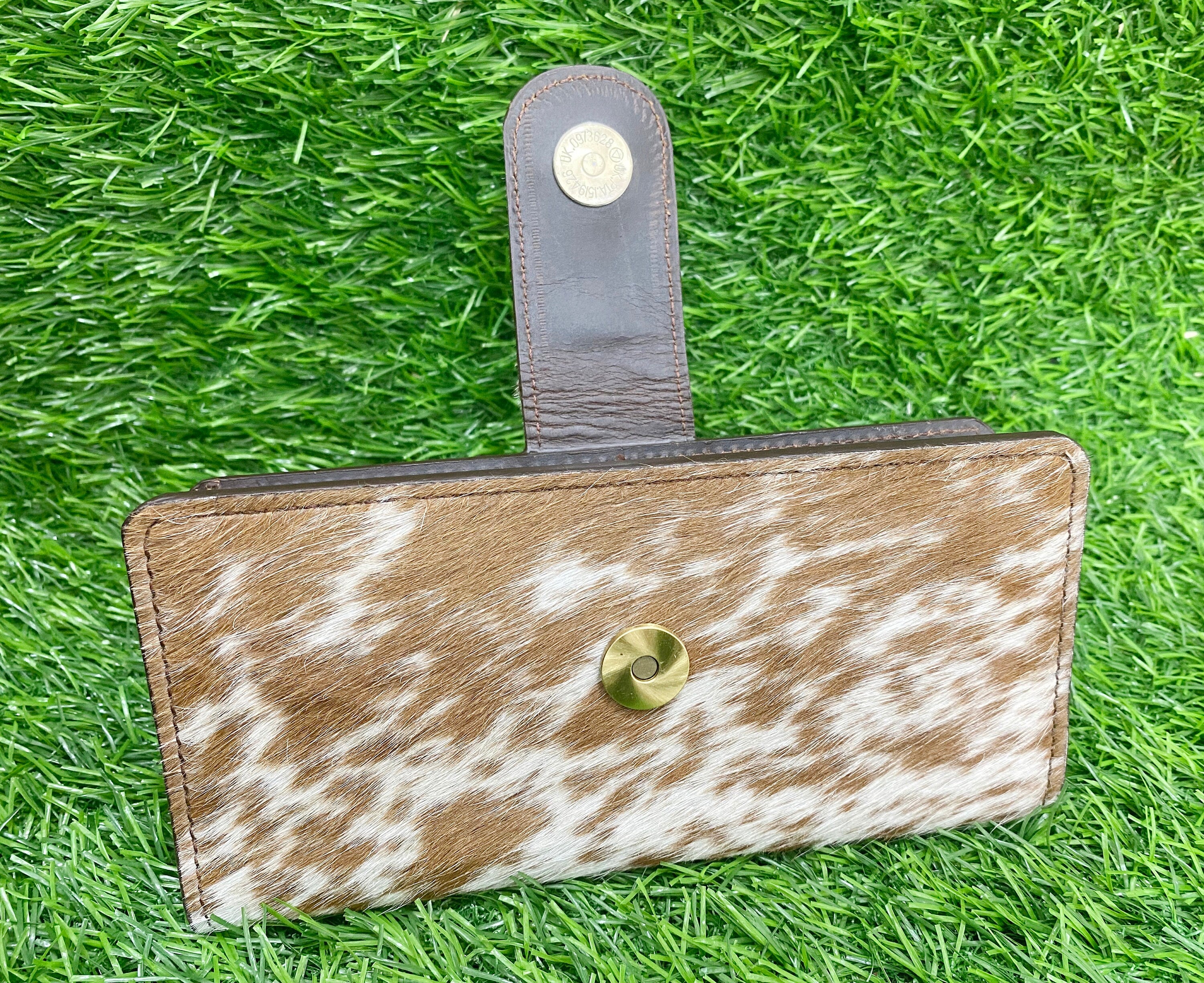 MOUSM Ladies Clutch Bag – Natural Hair-On Cowhide with Silver Concho Closure, Handmade Distressed Leather Evening & Party Clutch for Women with Magnetic Closure