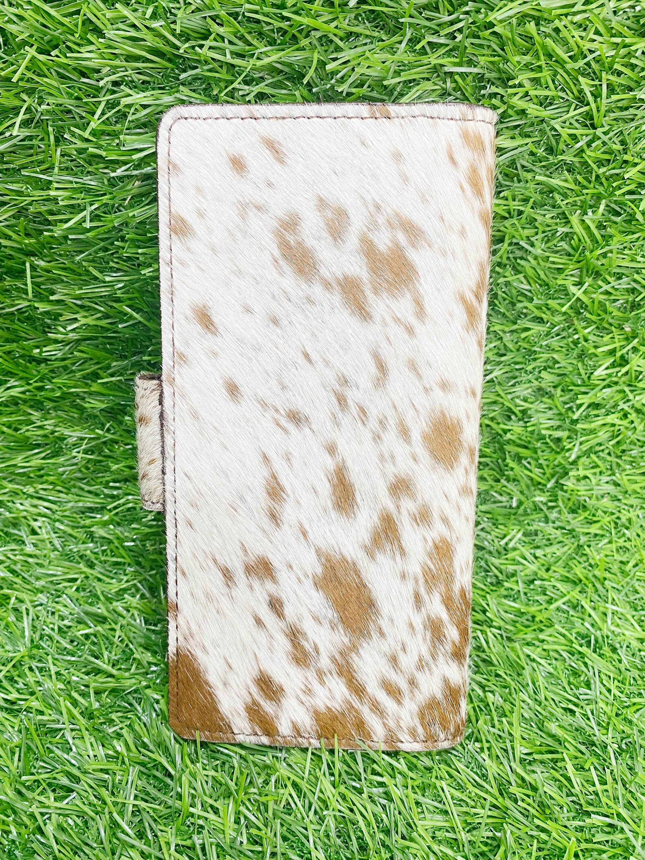 MOUSM Ladies Clutch Bag – Natural Hair-On Cowhide with Silver Concho Closure, Handmade Distressed Leather Evening & Party Clutch for Women with Magnetic Closure