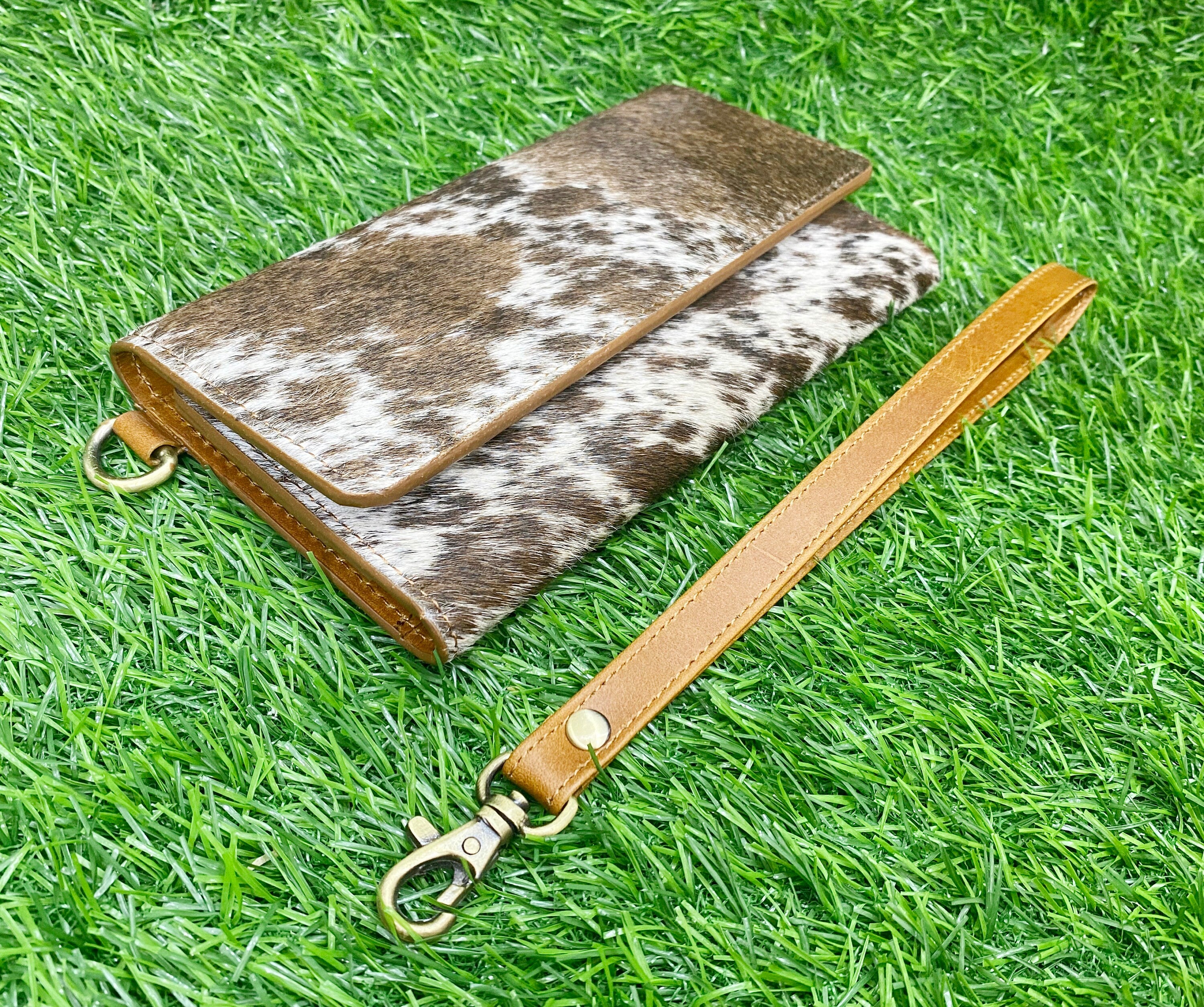 MOUSM Ladies Clutch Bag – Natural Printed Hair-On Cowhide, Triple-Fold Handmade Distressed Leather Evening & Party Clutch for Women with Wrist Strap and Magnetic Closure