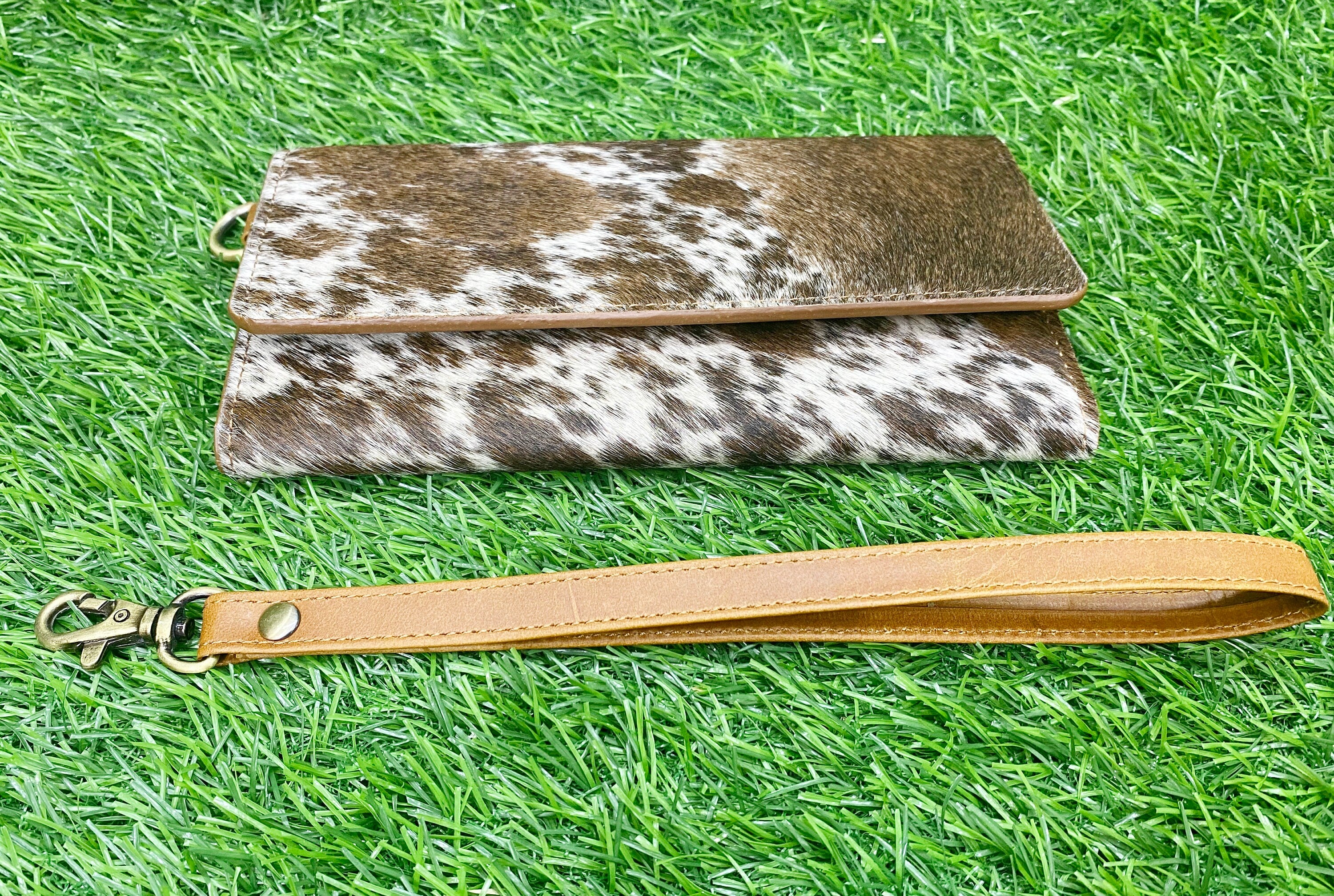 MOUSM Ladies Clutch Bag – Natural Printed Hair-On Cowhide, Triple-Fold Handmade Distressed Leather Evening & Party Clutch for Women with Wrist Strap and Magnetic Closure