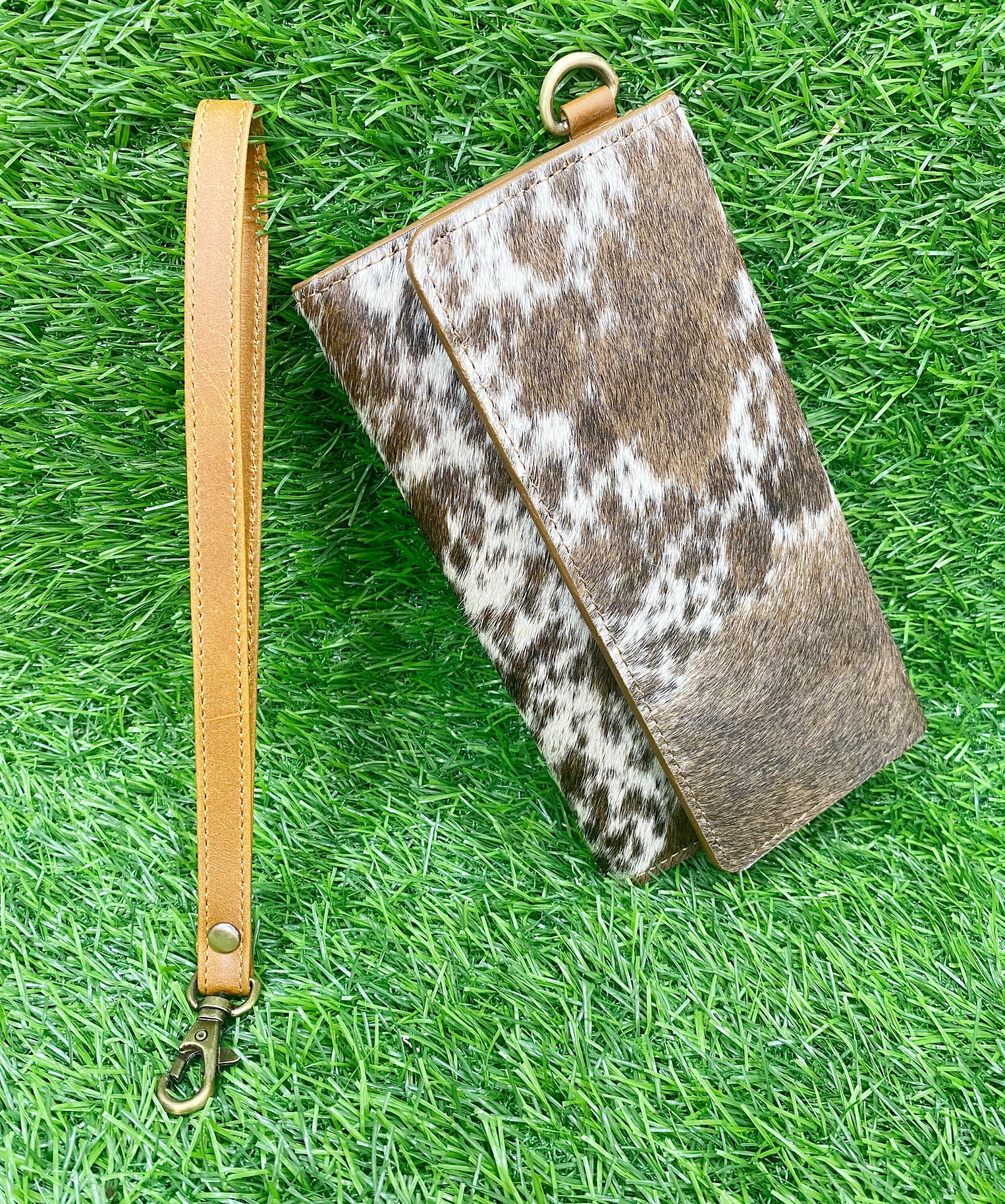MOUSM Ladies Clutch Bag – Natural Printed Hair-On Cowhide, Triple-Fold Handmade Distressed Leather Evening & Party Clutch for Women with Wrist Strap and Magnetic Closure