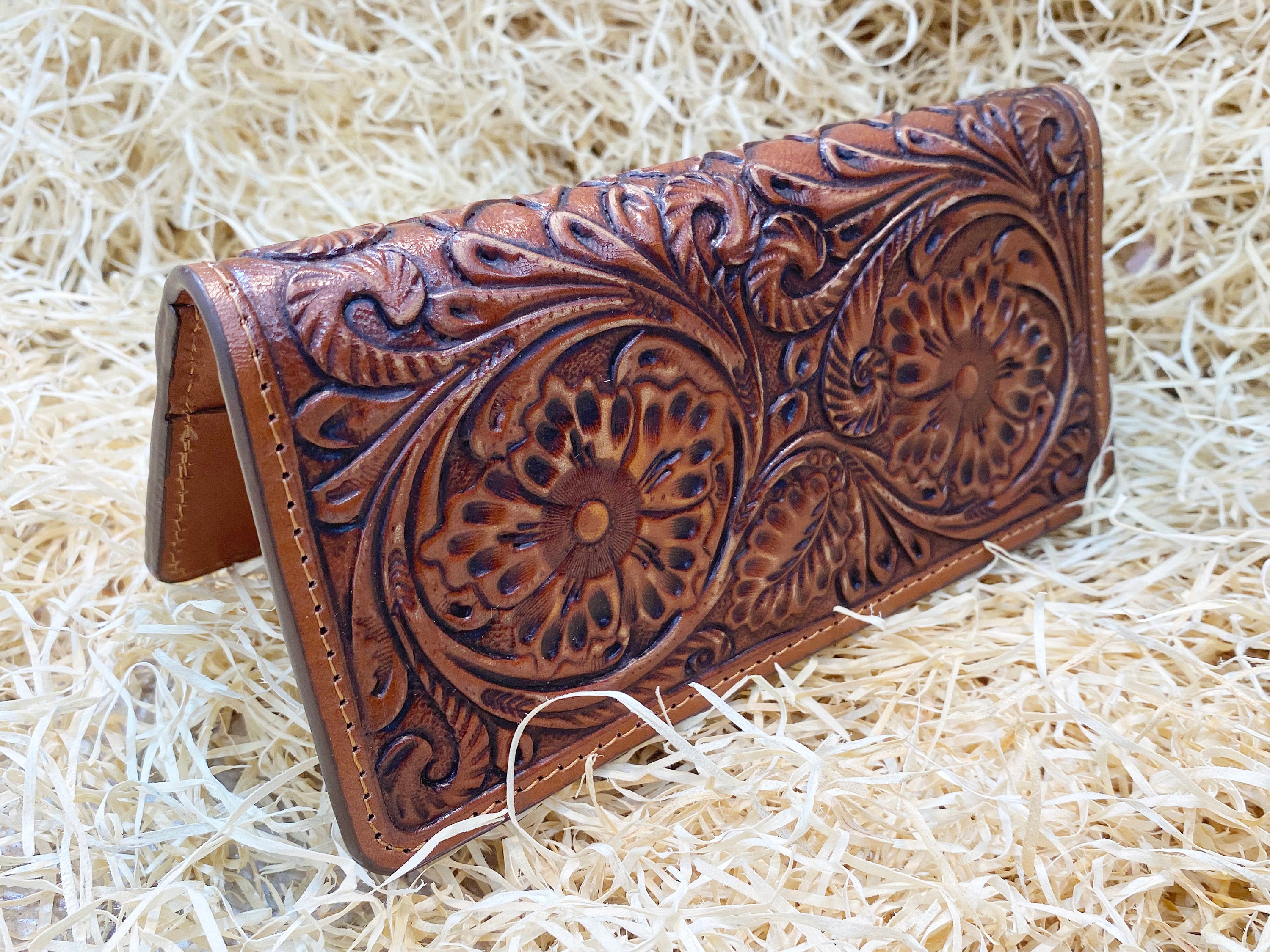 MOUSM Ladies Clutch Bag – Floral Carved Leather with Antique Finish, Handmade Distressed Western Leather Bifold Clutch Wallet Evening & Party Clutch for Women