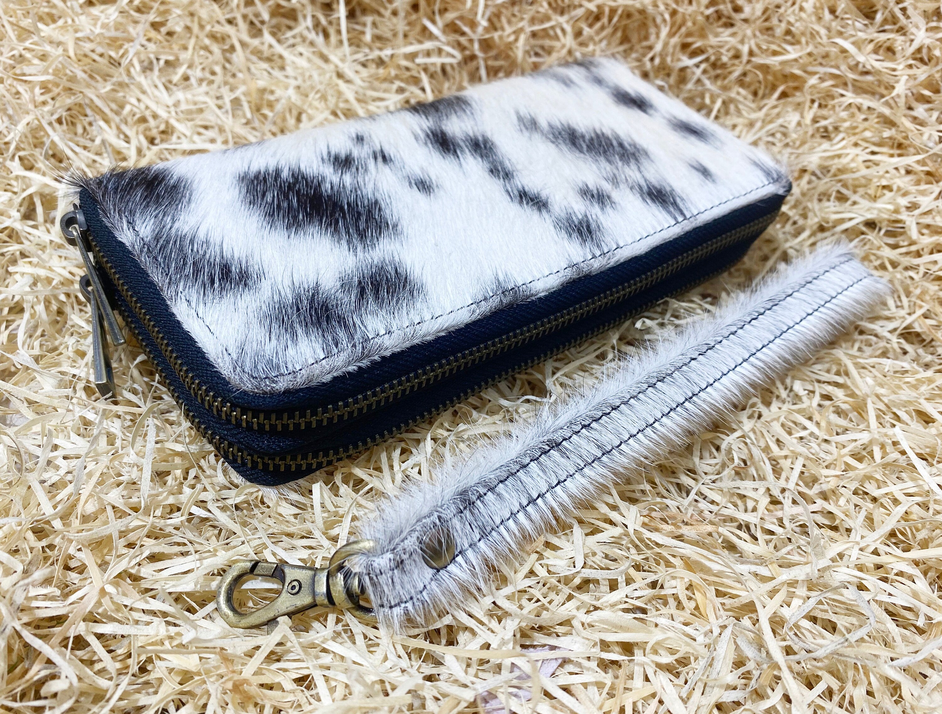 ladies clutch bag comes with black & White hair on. Ladies&