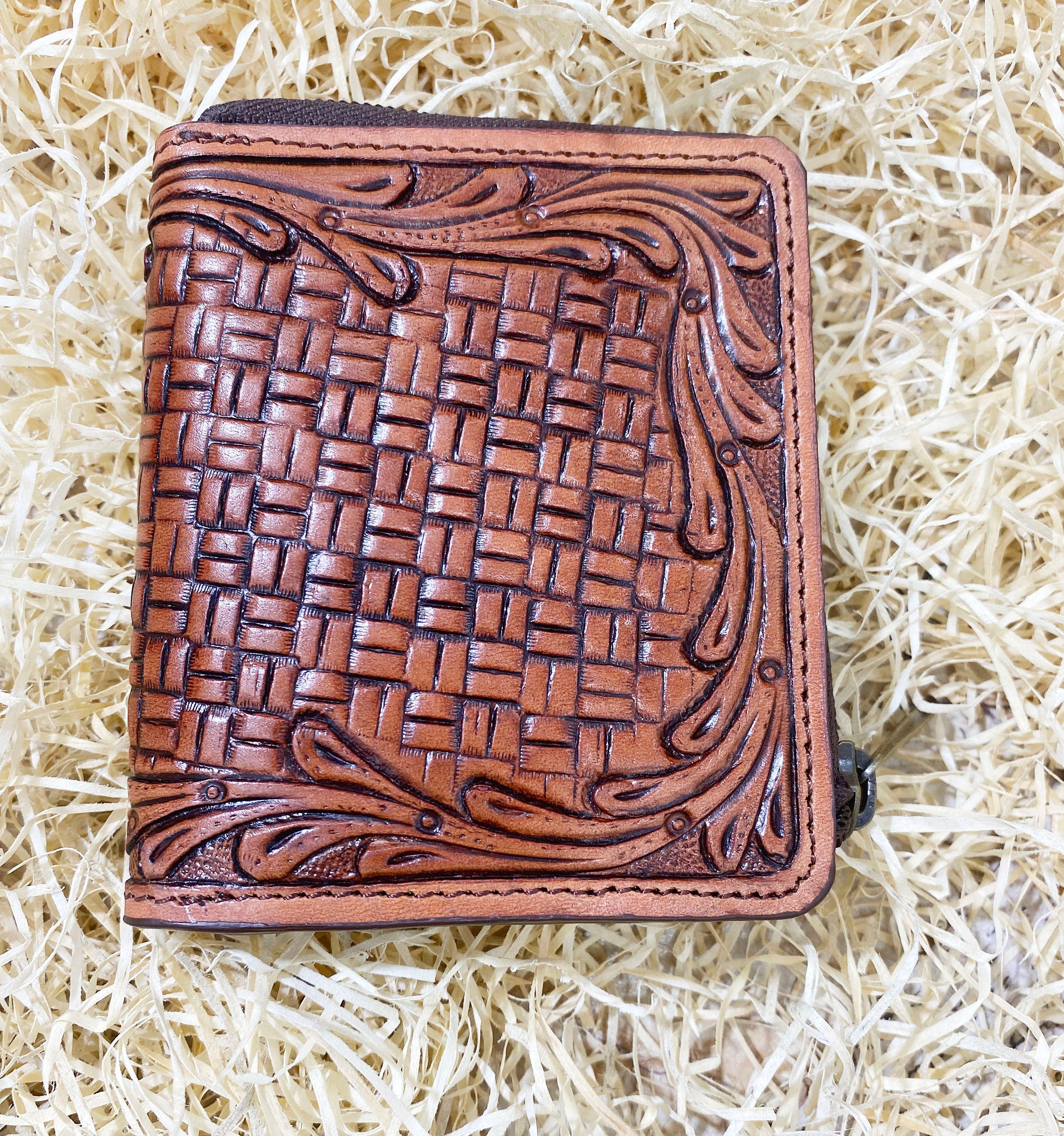 MOUSM Wallet Western Mens Leather Wallet for Men Argentina cow leather box tooled border carving wallet Full zipper closing wallet