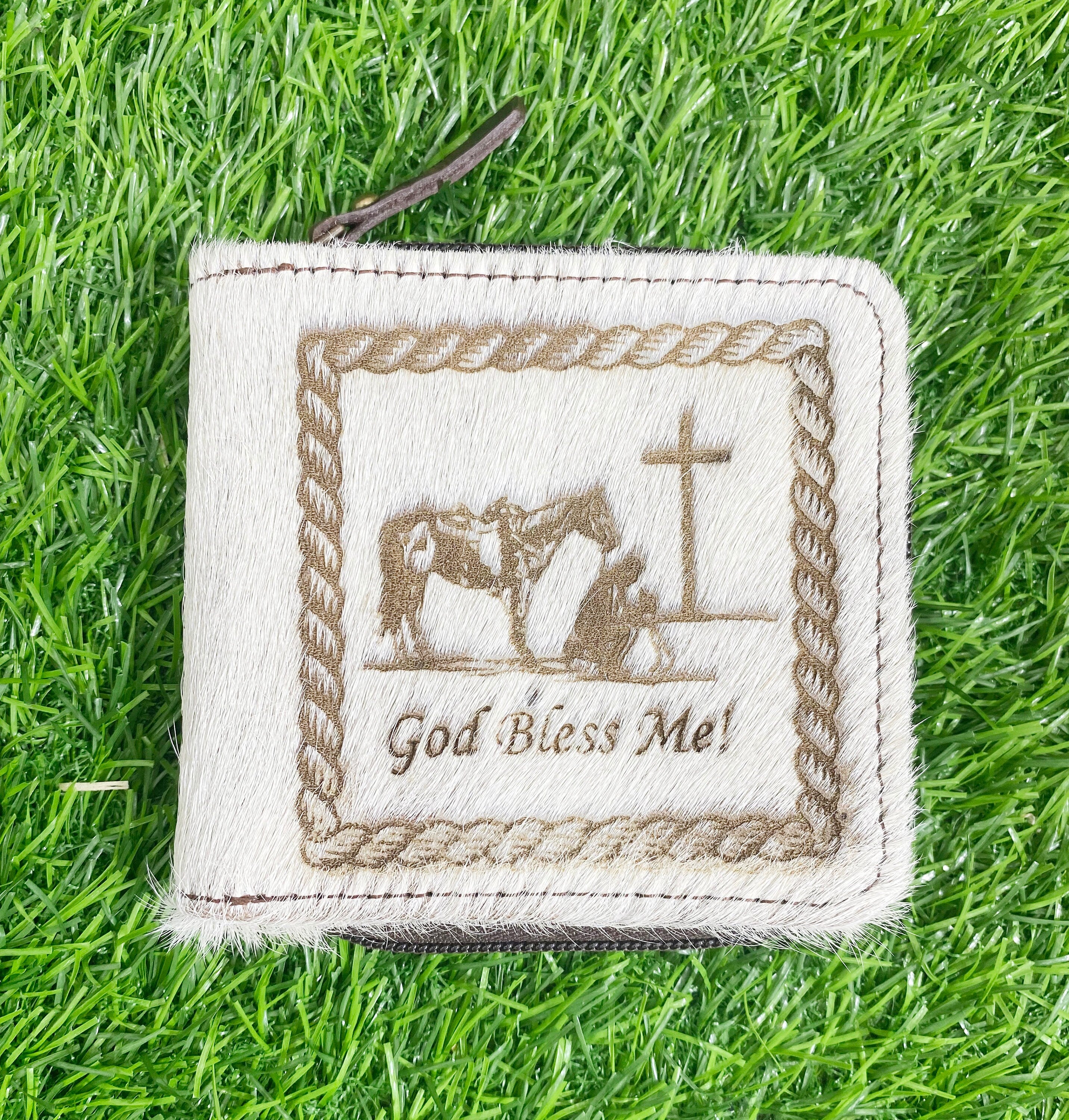 MOUSM Wallet Western Mens Leather Wallet for Men White Real Cowhide with praying cowboy engraved wallet Full zipper closer Wallet