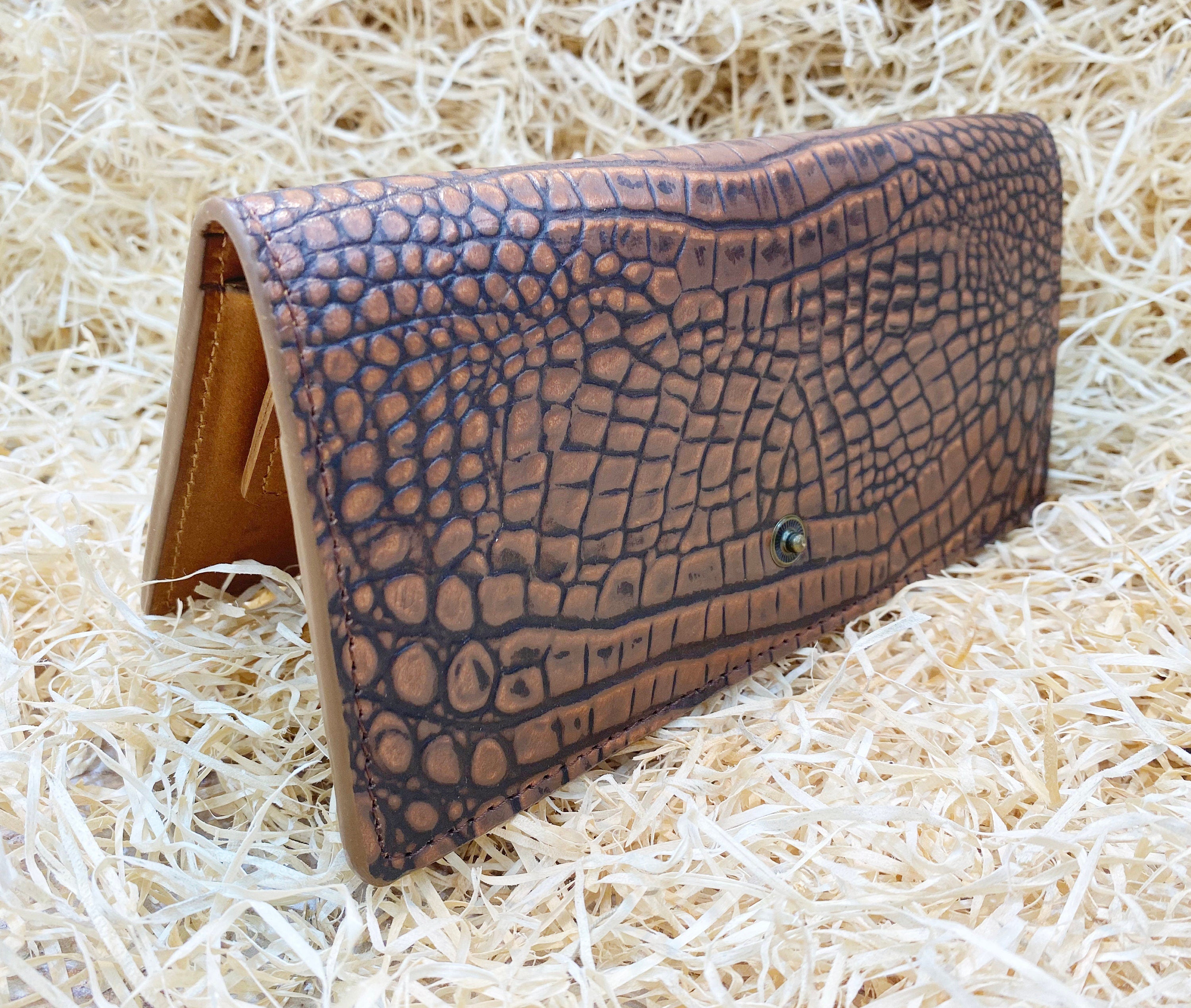 MOUSM Ladies Clutch Bag – Light Brown Alligator Print Leather, Handmade Distressed Western Leather Evening & Party Clutch Bag for Women with Magnetic Closure