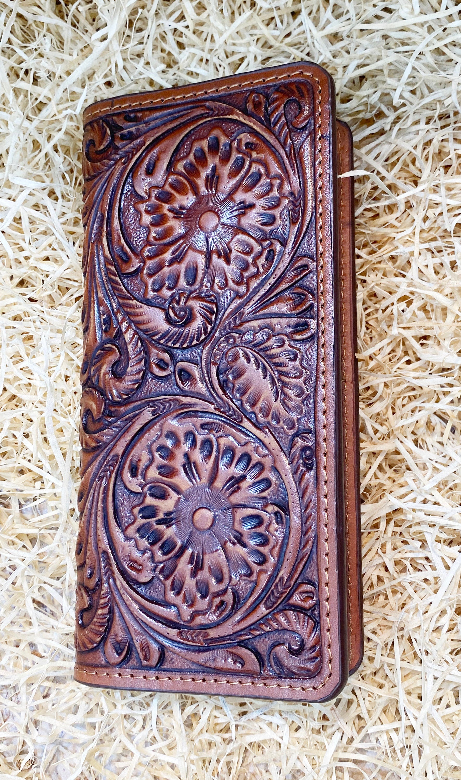 MOUSM Ladies Clutch Bag – Floral Carved Leather with Antique Finish, Handmade Distressed Western Leather Bifold Clutch Wallet Evening & Party Clutch for Women