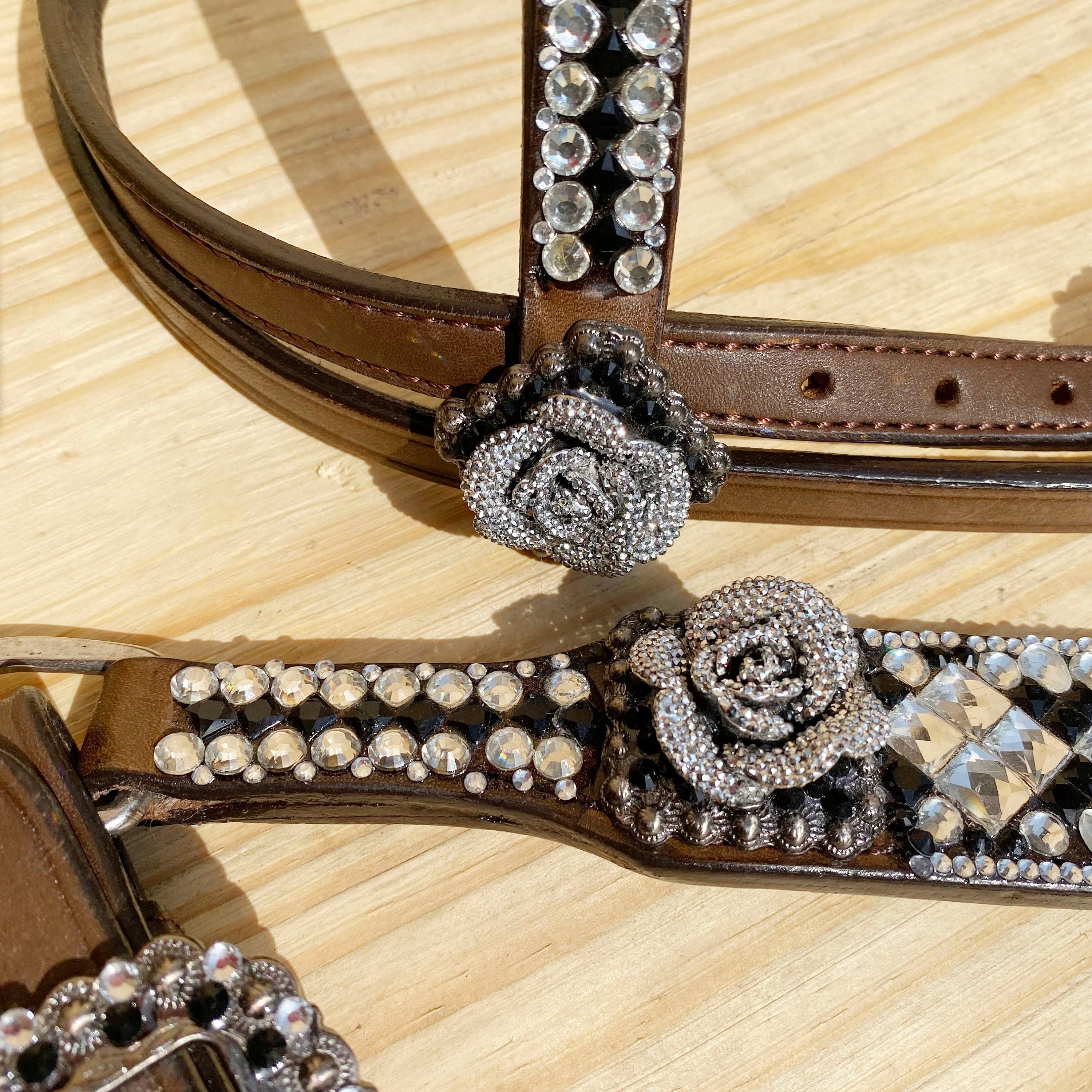 MOUSM Argentina Cow Leather Headstall and Breast Collar Tack Set for Horse - Decorated with Silver Stones & Beads, Glitter 3D Rose Conchos