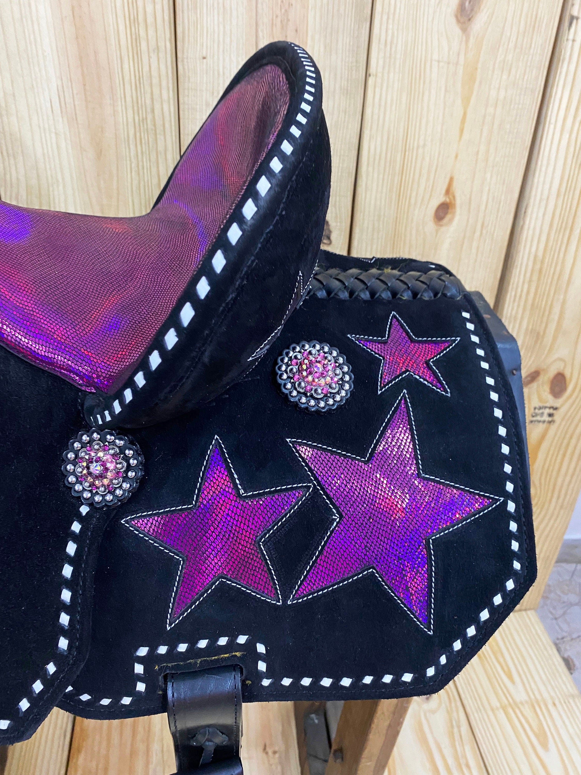 MOUSM Western Barrel Saddle - Built on a Rawhide Covered Fiber Tree, Saddle Made from Genuine Black Argentina Leather with Pink Star Glittered Patch, Available in 13"-16" Seat Options