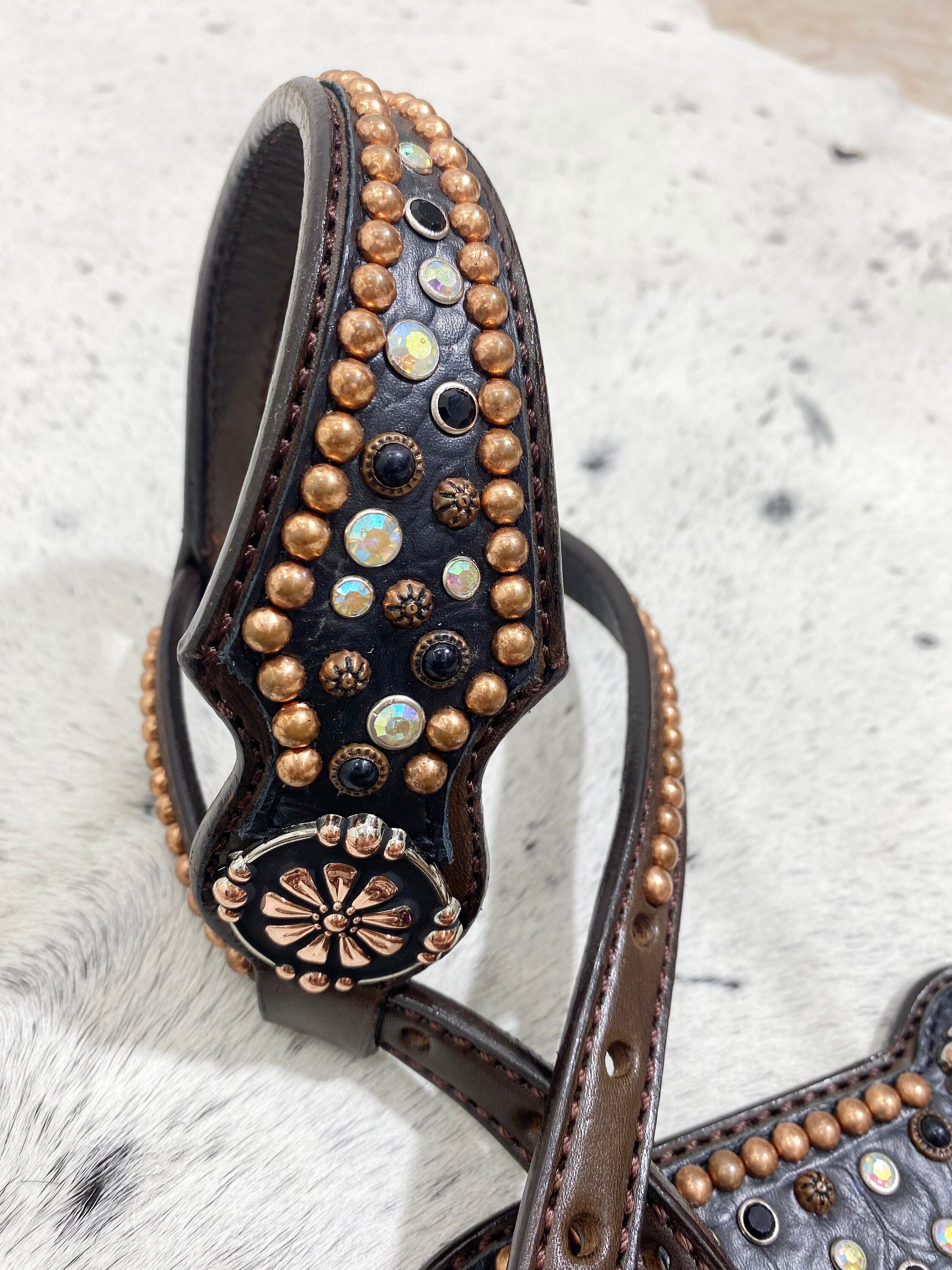 MOUSM Western Headstall & Breast Collar Set for Horse – Made from Argentina Cow Leather, Western Bridle set with Black AB Rhinestones, Copper Studs & Two-Tone Nickel-Copper Hardware