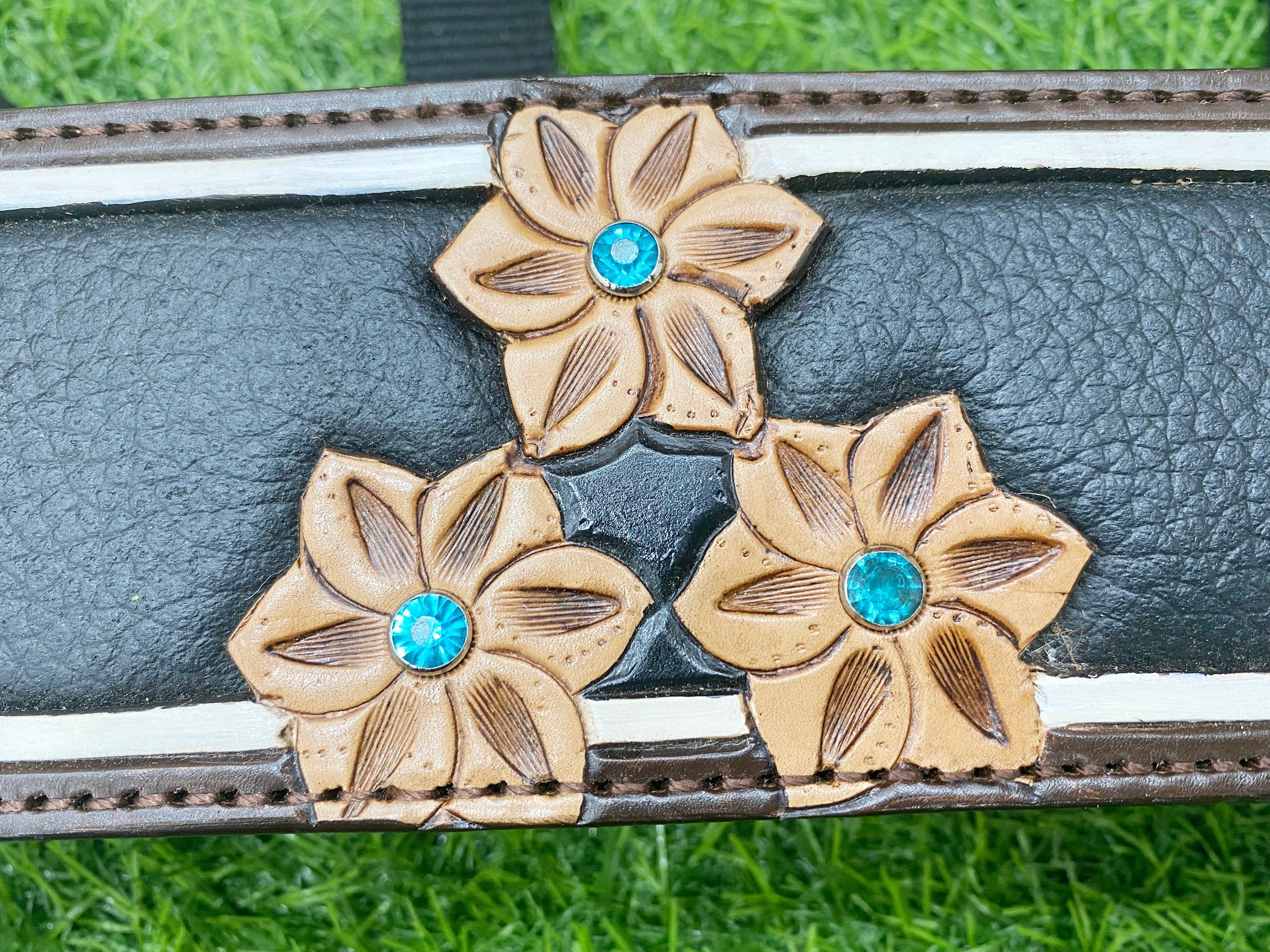 MOUSM Western Bronc Halter – Argentina Cow Leather Halter for Horse Decorated with Sunflower Carving and Brown Leather Inlay, Turquoise Stones
