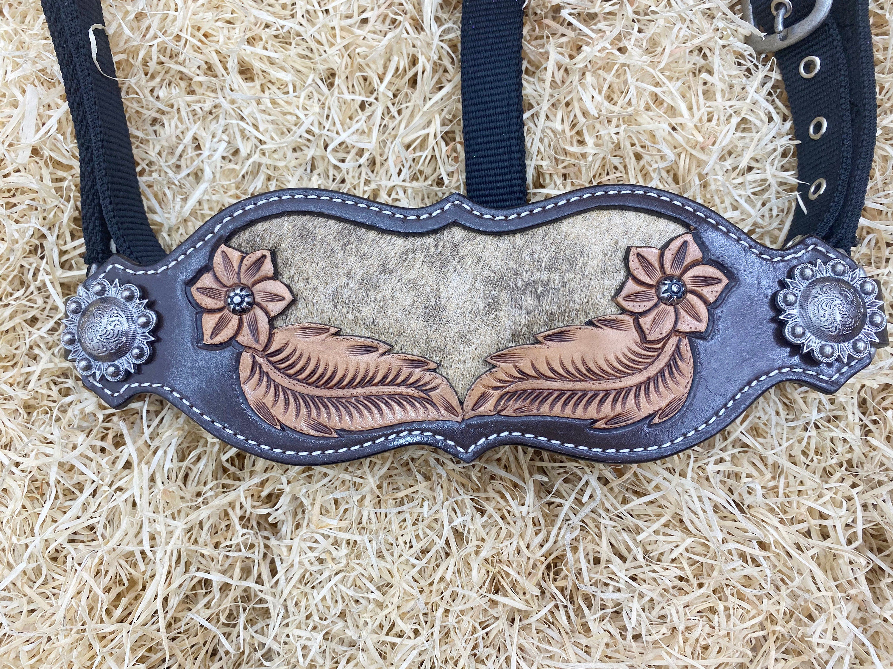 MOUSM Western Bronc Halter – Argentina Cow Leather Halter for Horse Decorated with Feather & Flower Carving, Cowhide Inlay & Antique Nickel Hardware