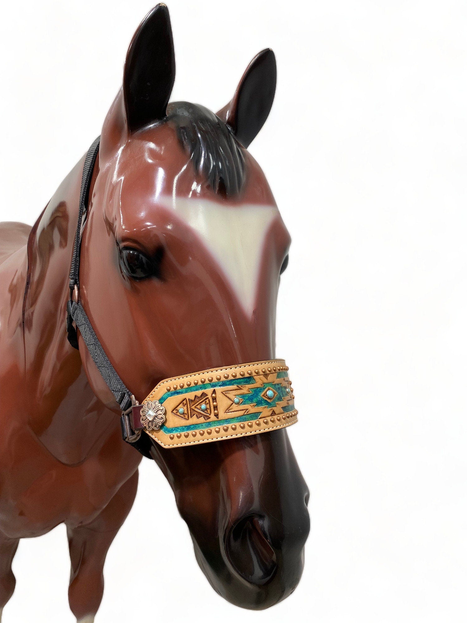 MOUSM Western Bronc Halter – Argentina Cow Leather Halter for Horse Decorated with Hand-Carved & Hand-Painted Aztec Design Surrounded by Copper Studs, Antique Copper Concho